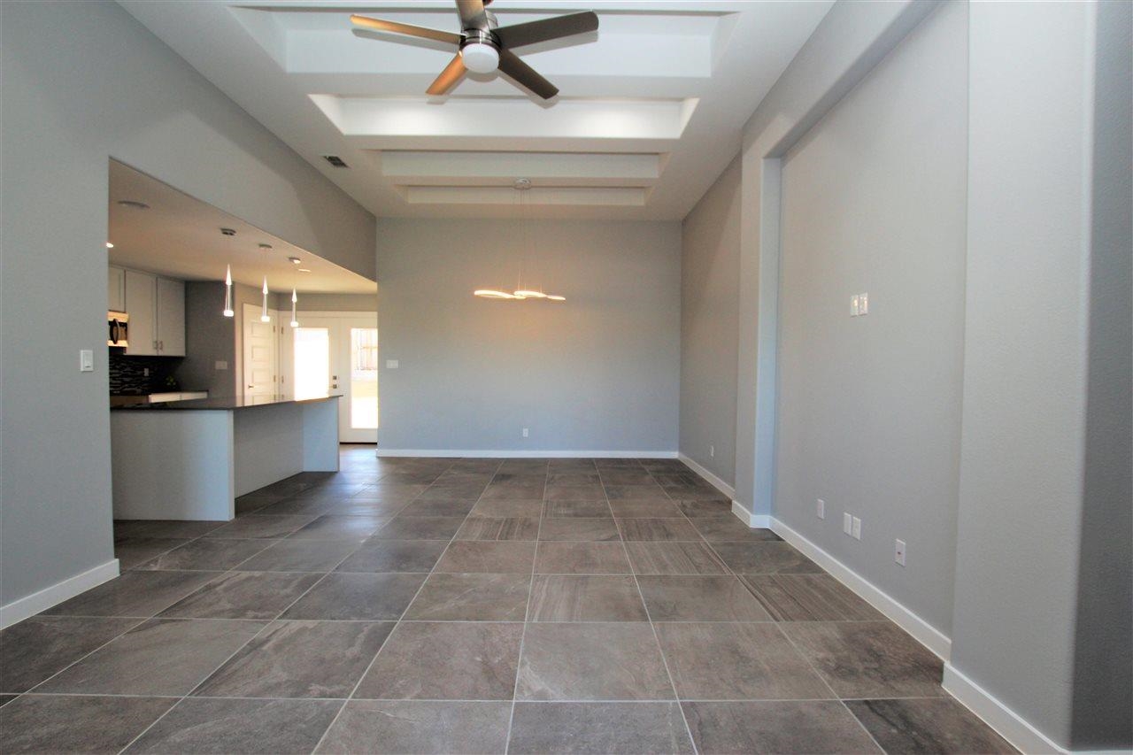 1009 La Muralla St