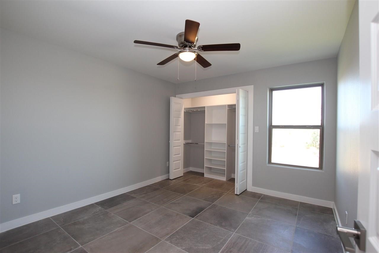 1009 La Muralla St