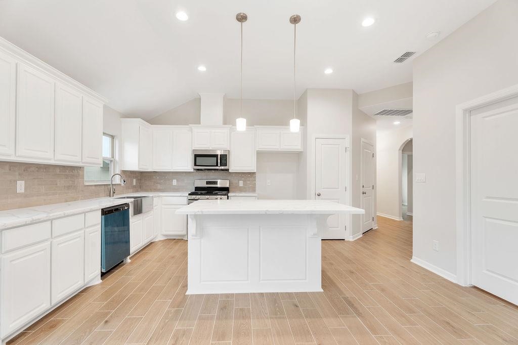5403 Brahman Ln.