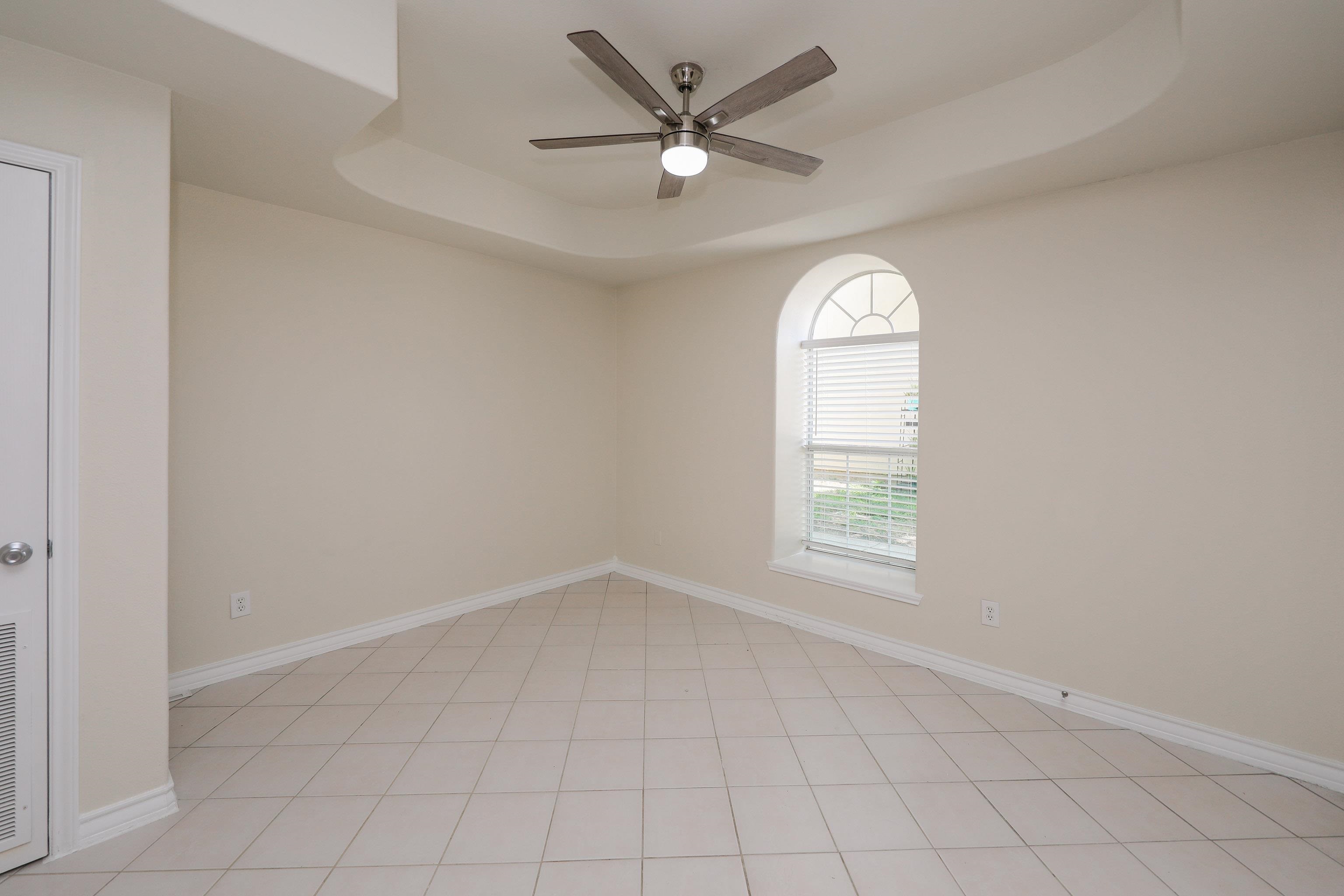 1000 Ranchway Dr Unit: 16