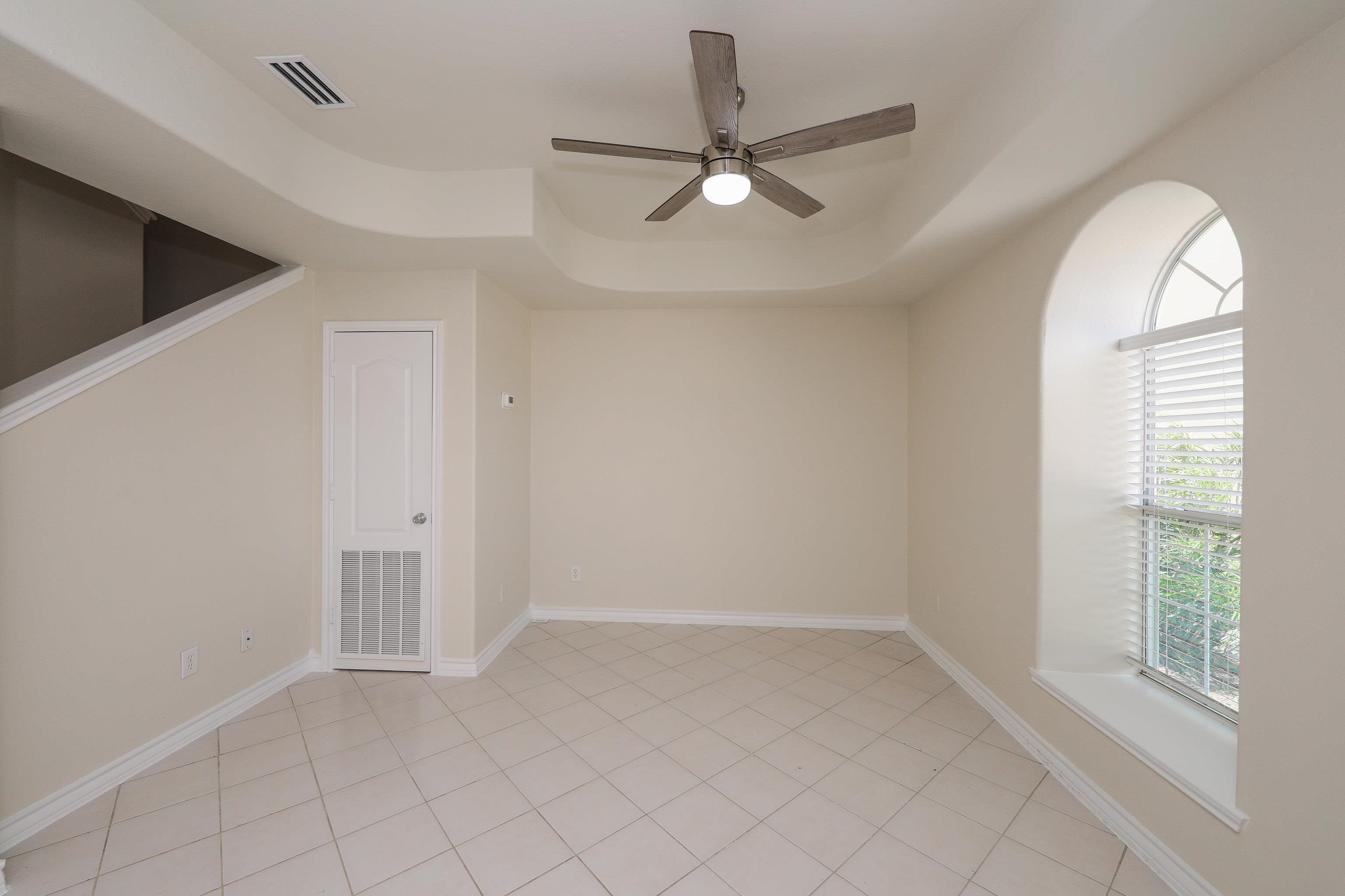 1000 Ranchway Dr Unit: 16