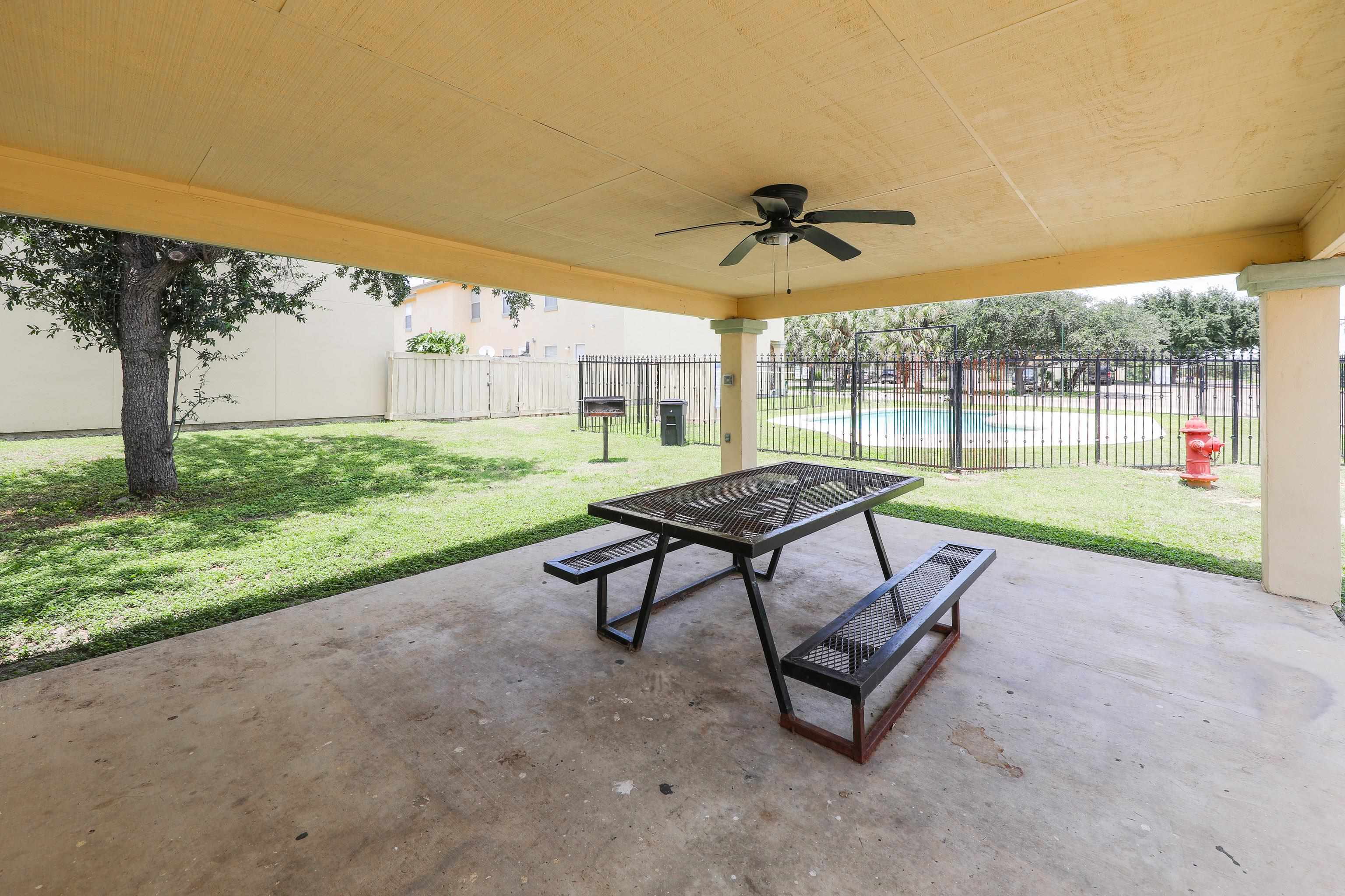 1000 Ranchway Dr Unit: 16