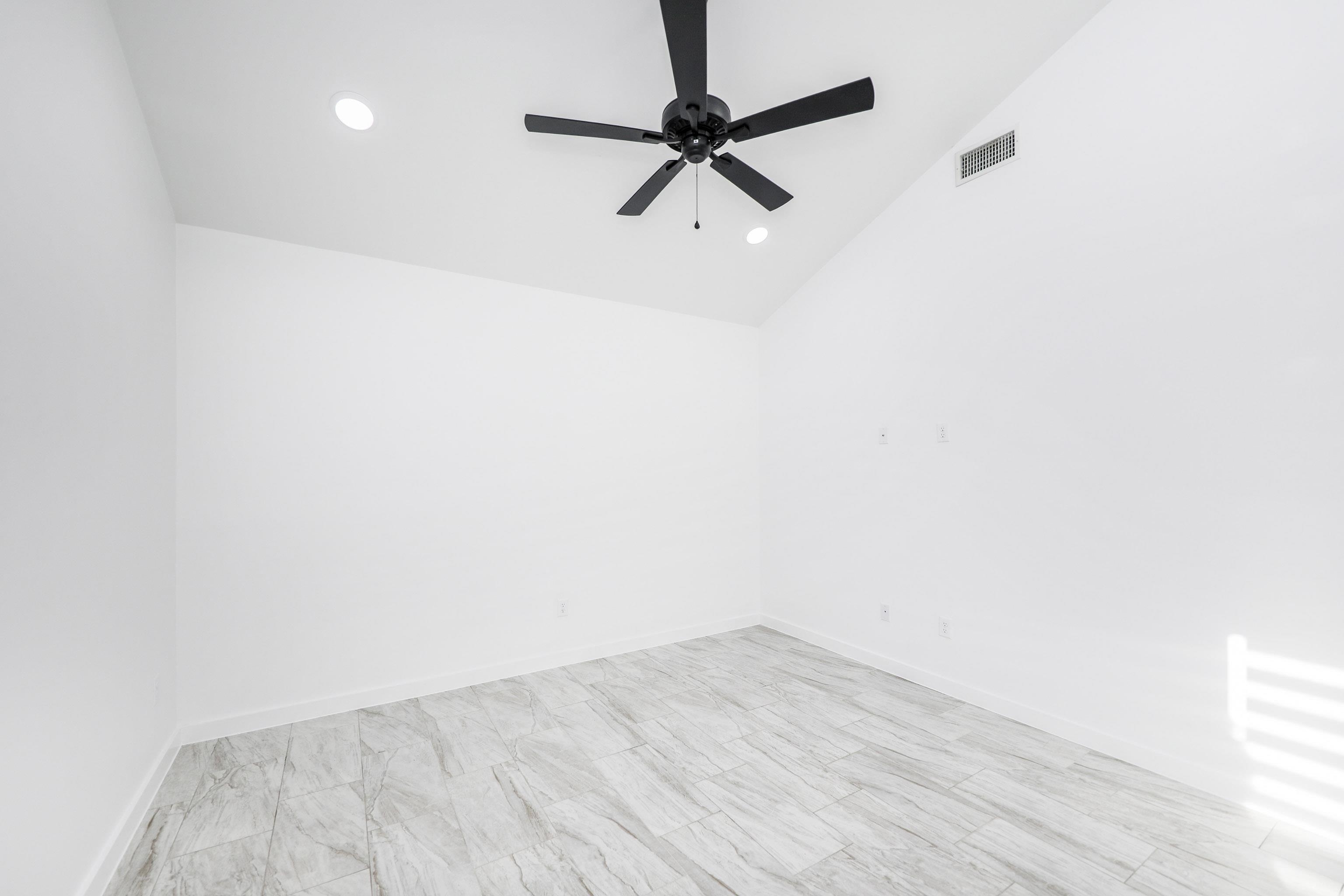 3911 Casa Blanca Lake Rd Unit: 7