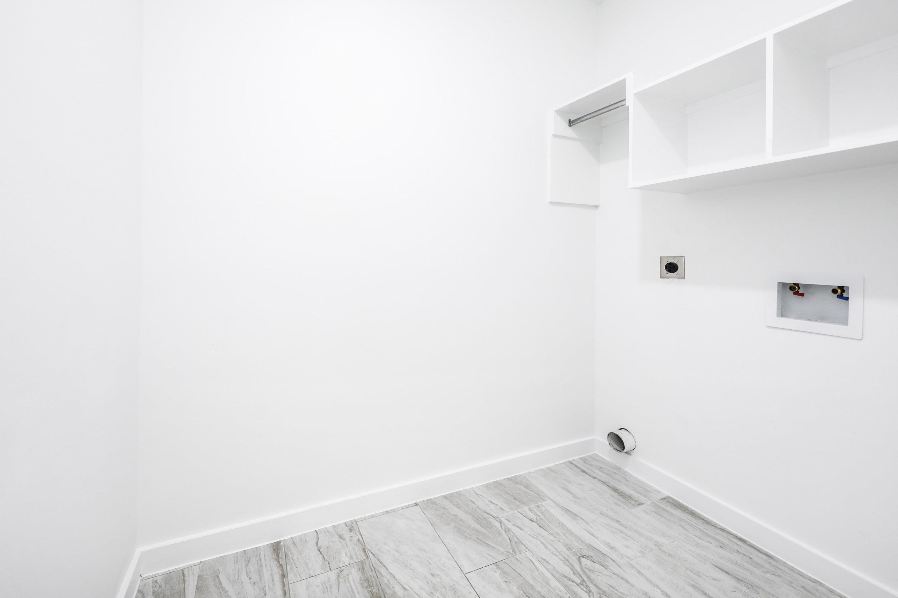 3911 Casa Blanca Lake Rd Unit: 7
