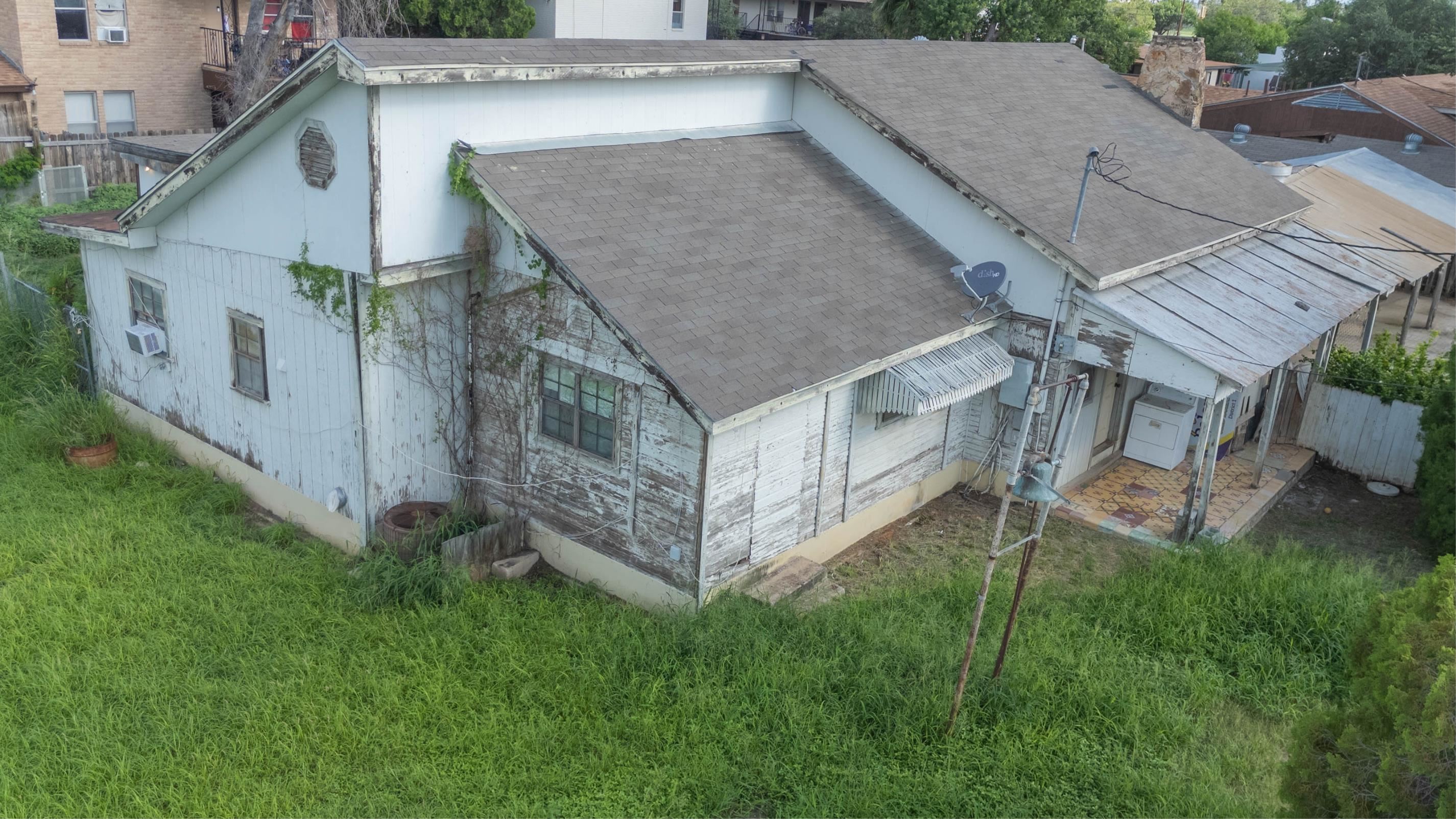 5114 & 5102 San Francisco Ave