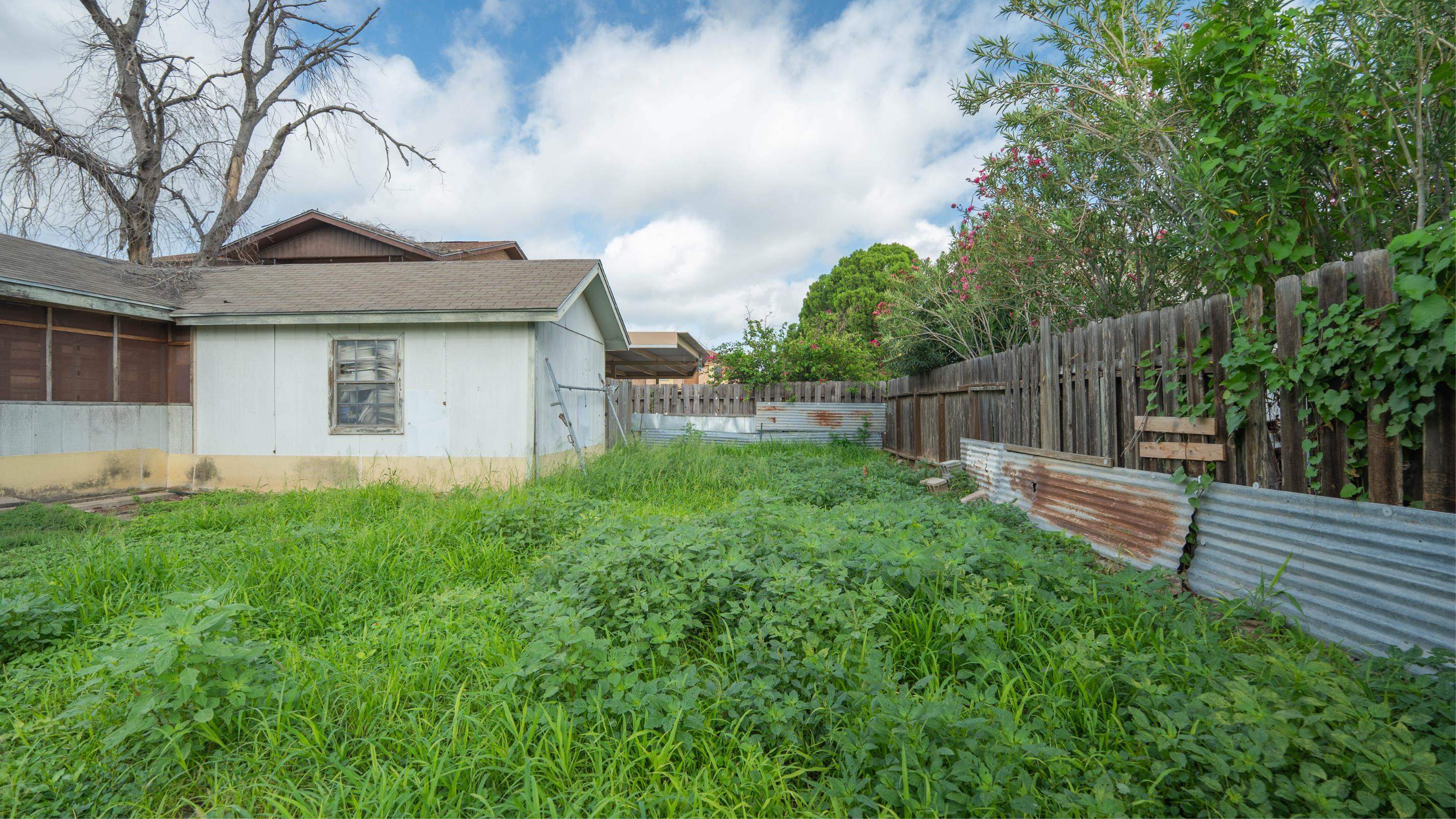 5114 & 5102 San Francisco Ave