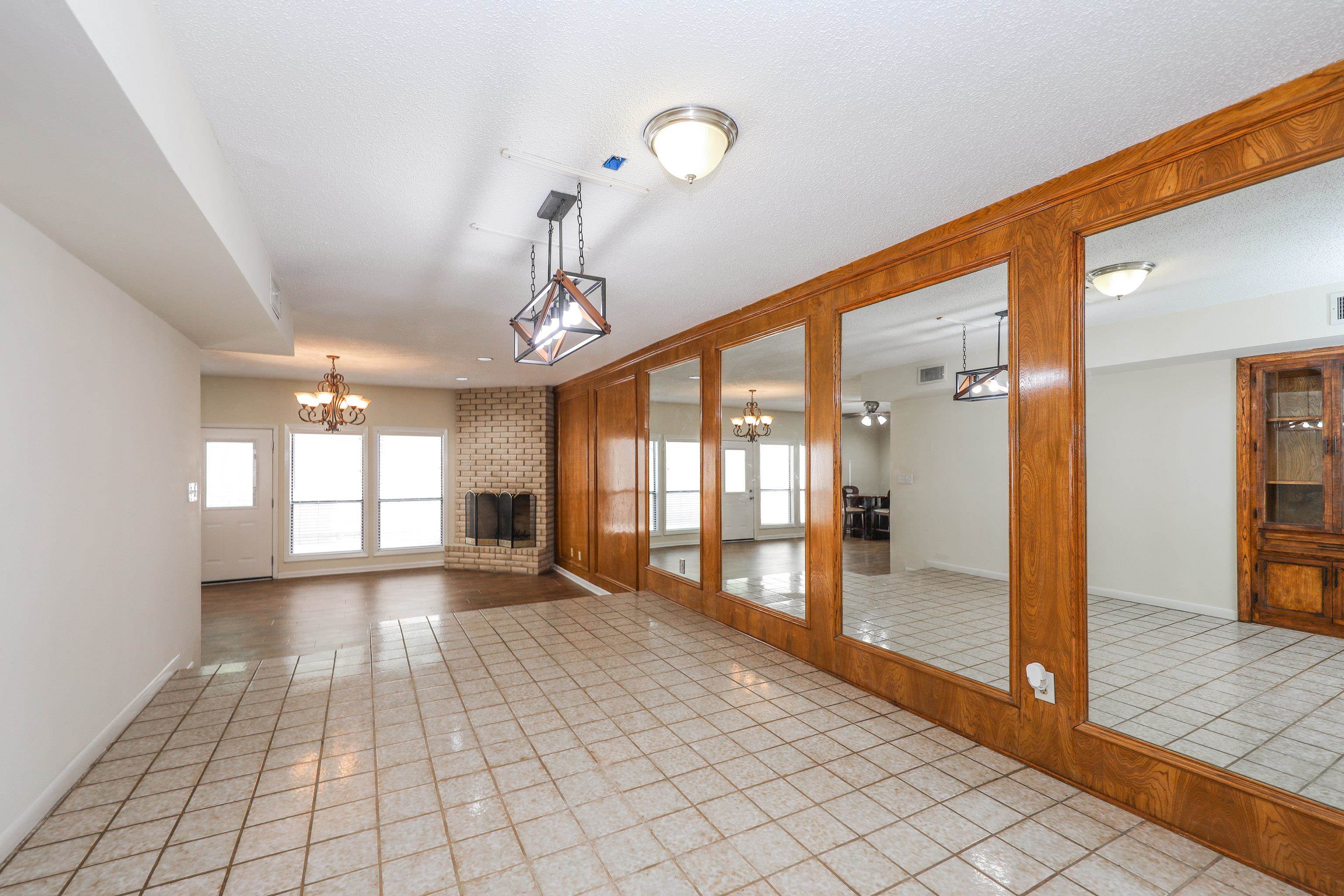 132 Martingale Ln Unit: 20