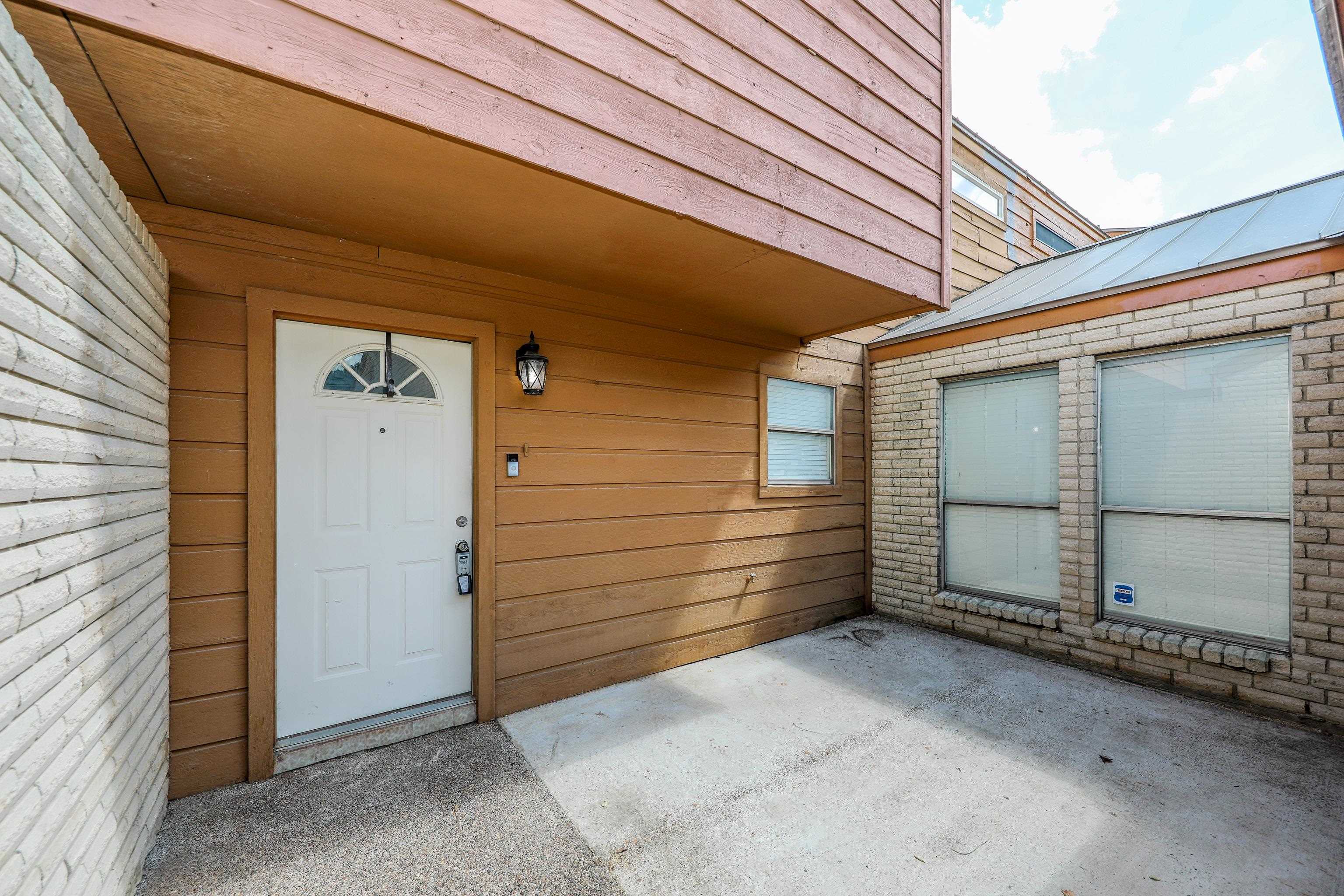 132 Martingale Ln Unit: 20