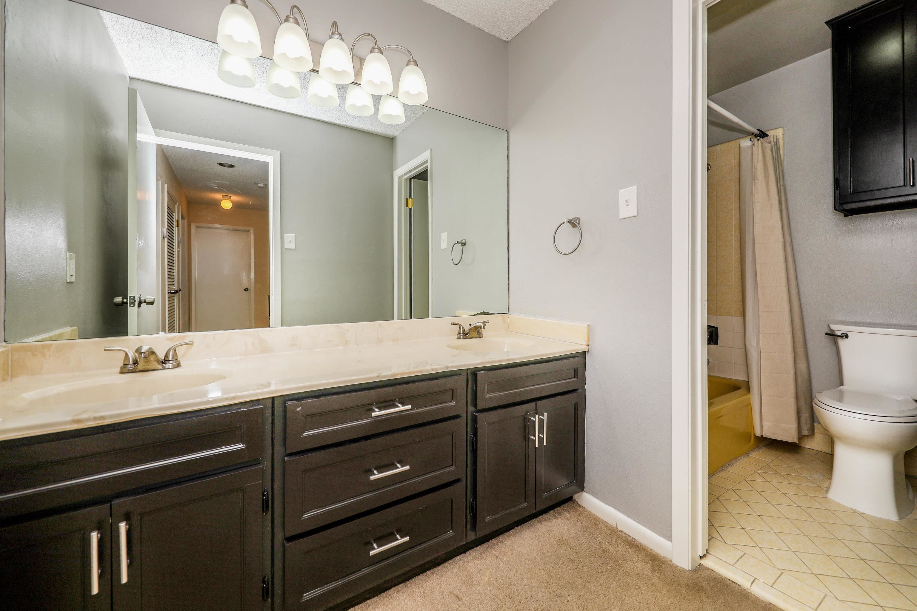 132 Martingale Ln Unit: 20