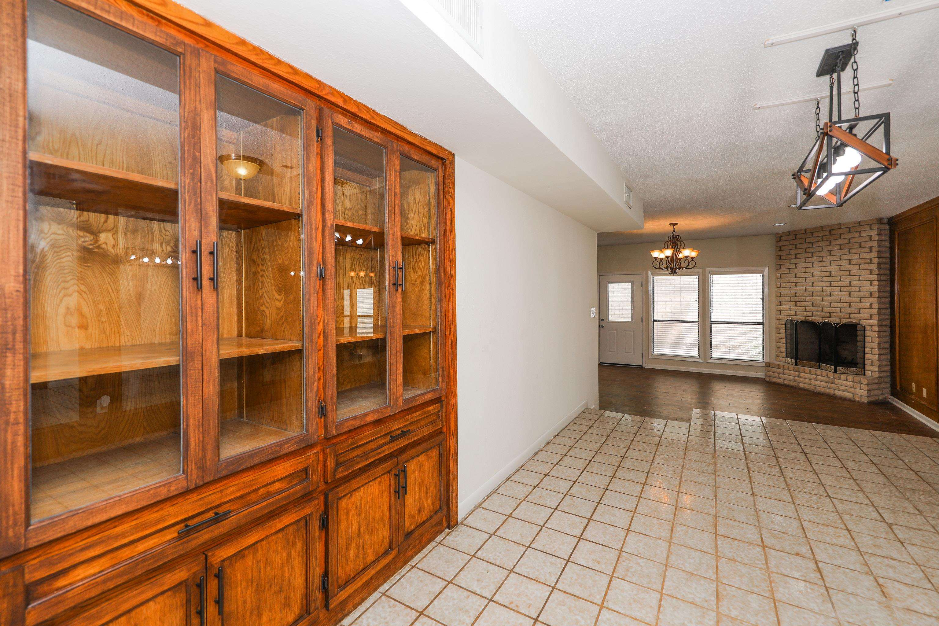 132 Martingale Ln Unit: 20