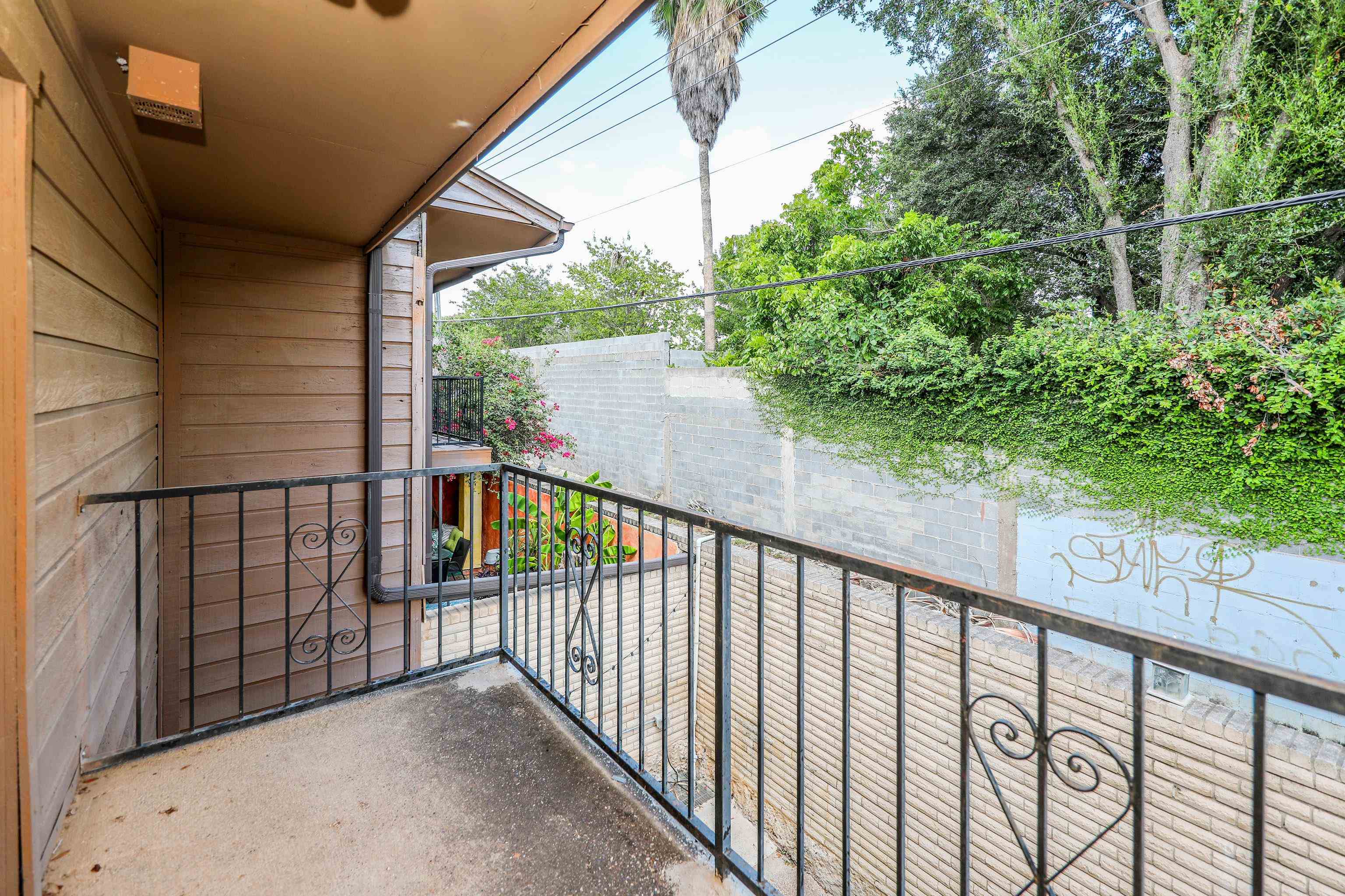 132 Martingale Ln Unit: 20