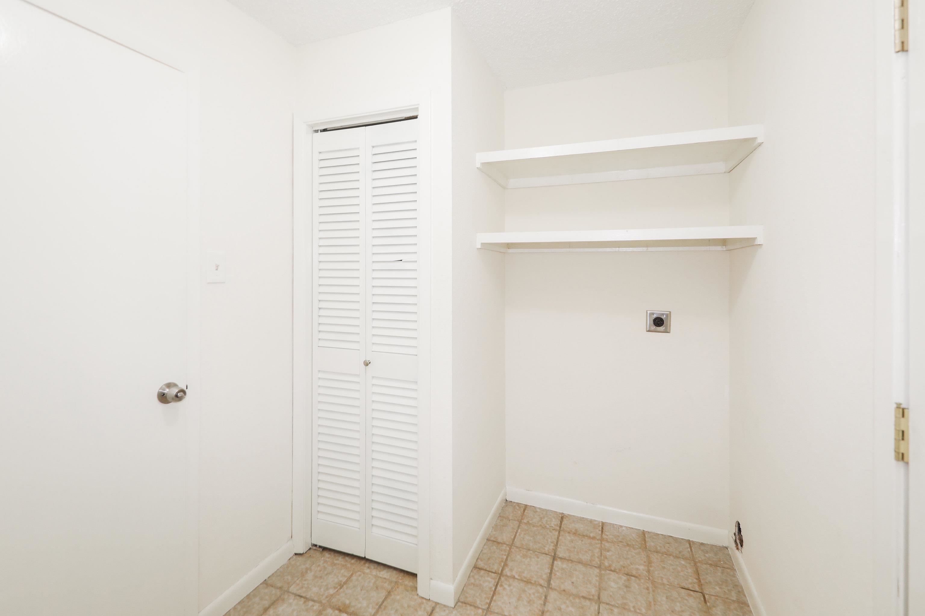 132 Martingale Ln Unit: 20