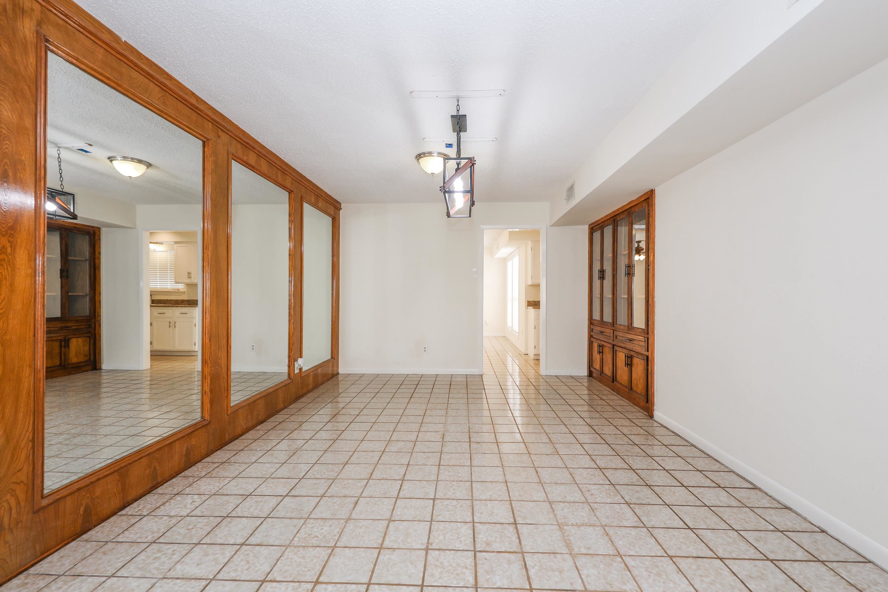 132 Martingale Ln Unit: 20