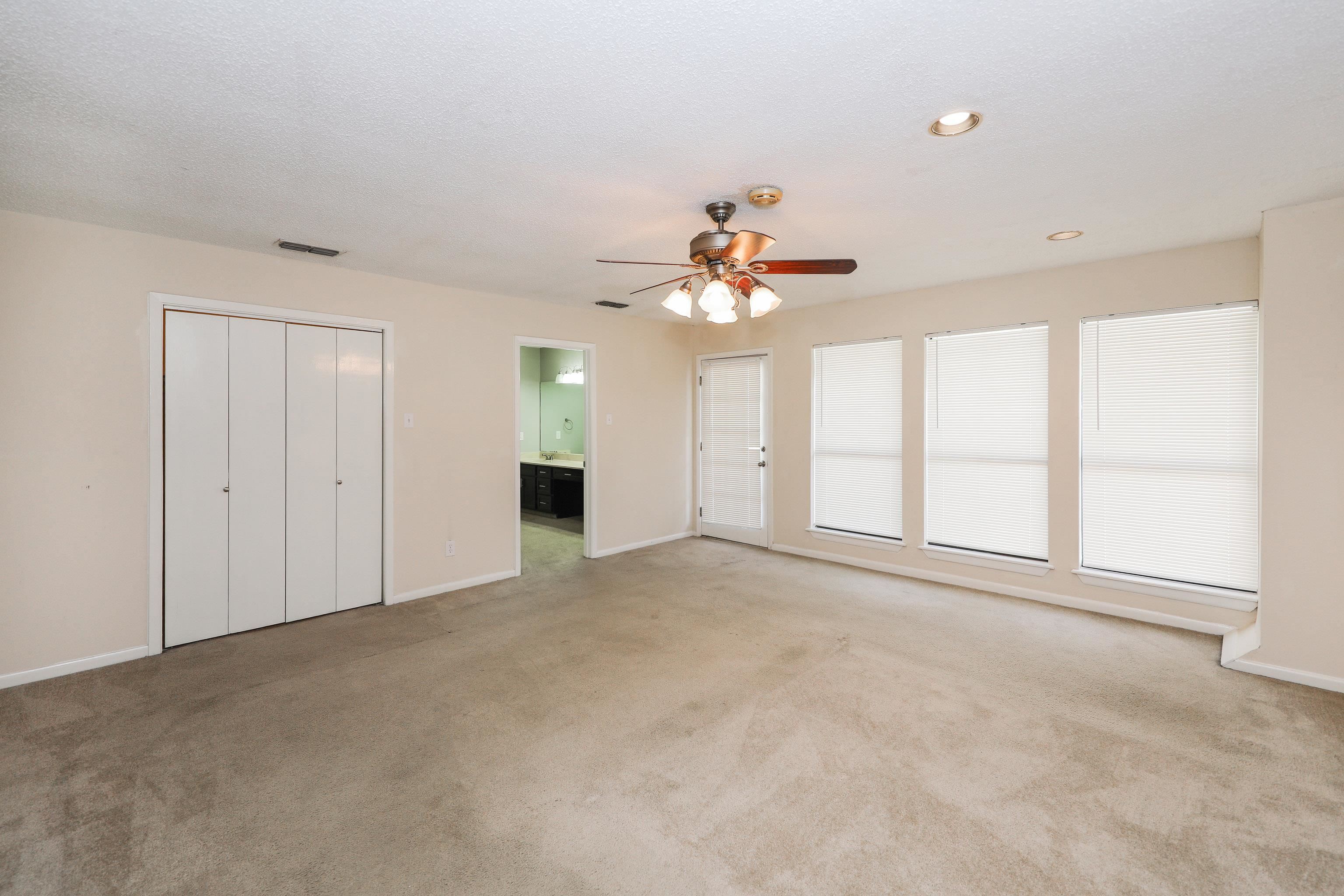 132 Martingale Ln Unit: 20