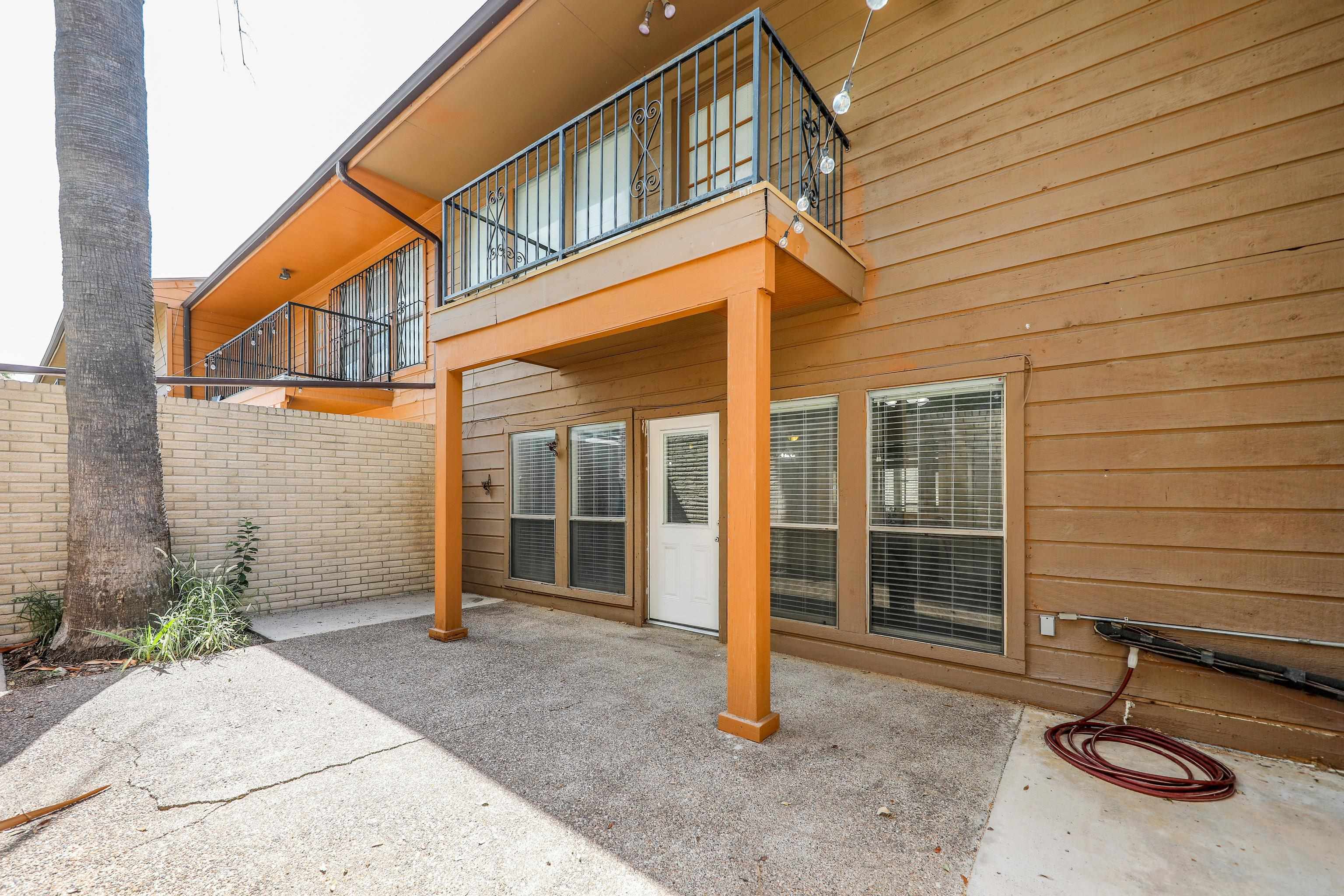 132 Martingale Ln Unit: 20