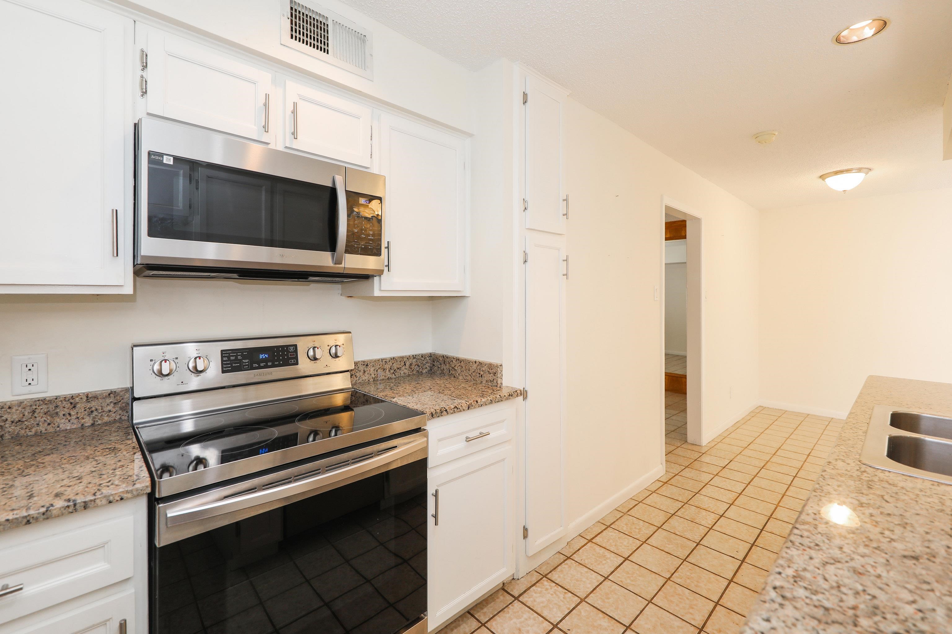 132 Martingale Ln Unit: 20