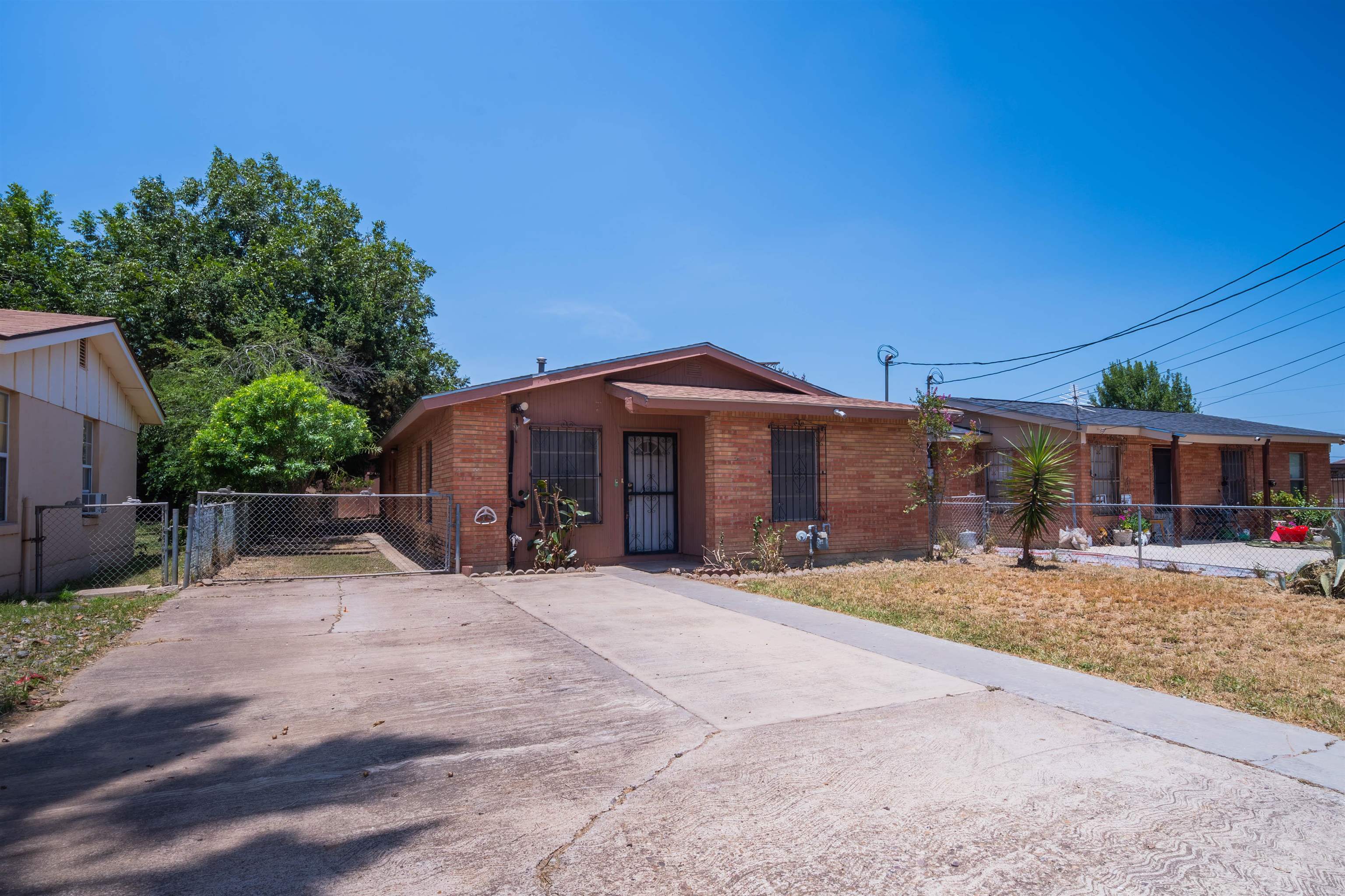 2118 E Kearney St