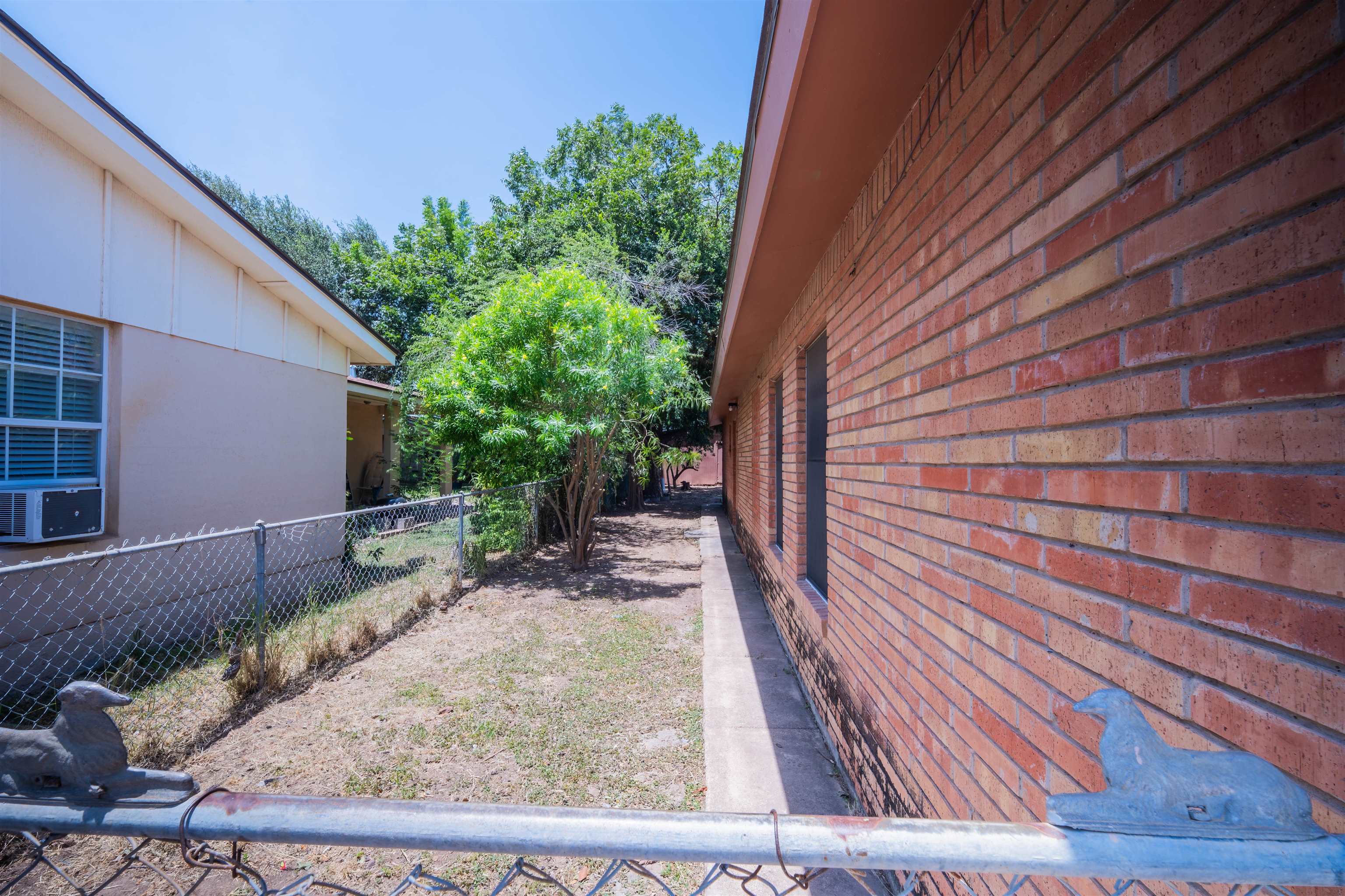 2118 E Kearney St