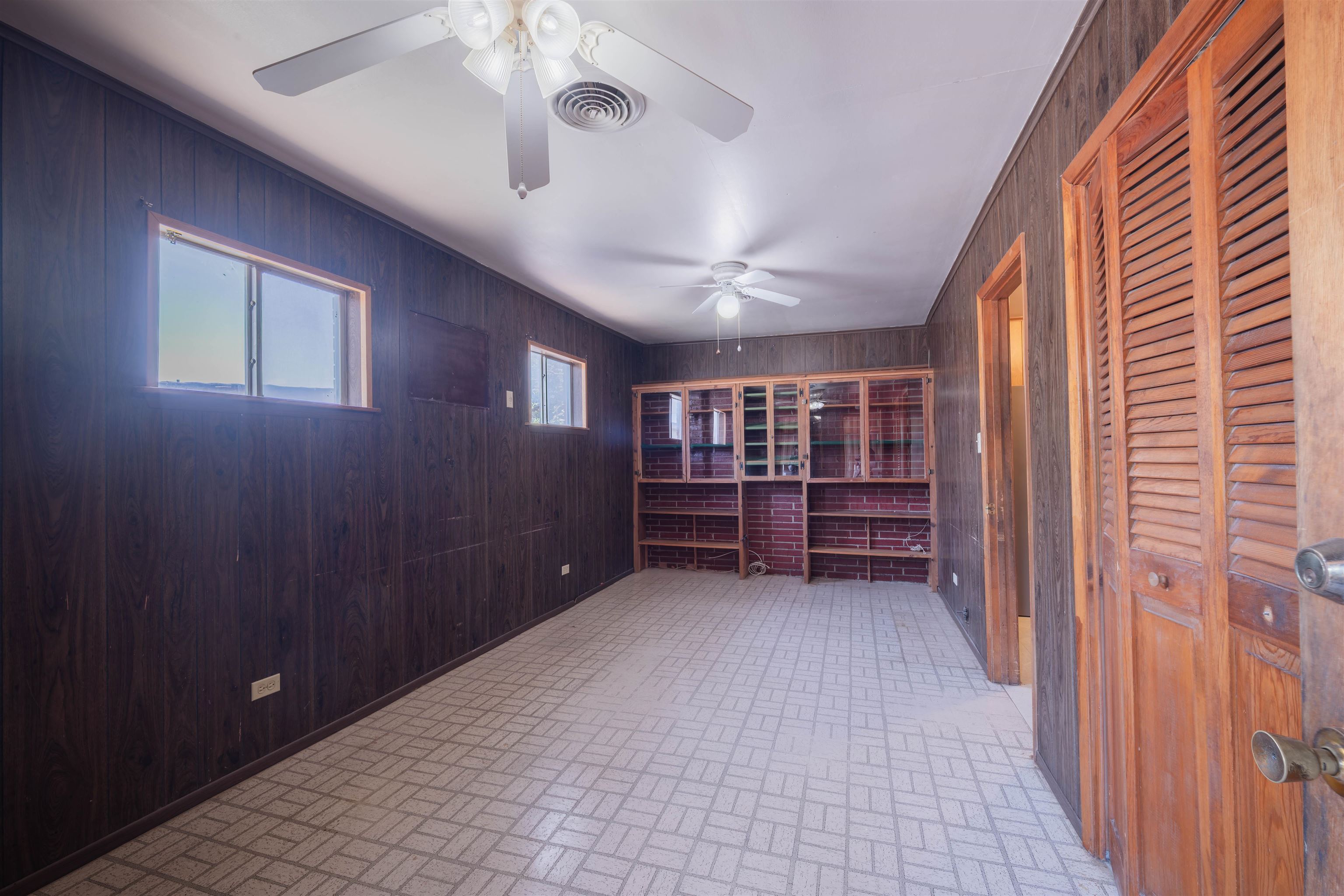 2118 E Kearney St