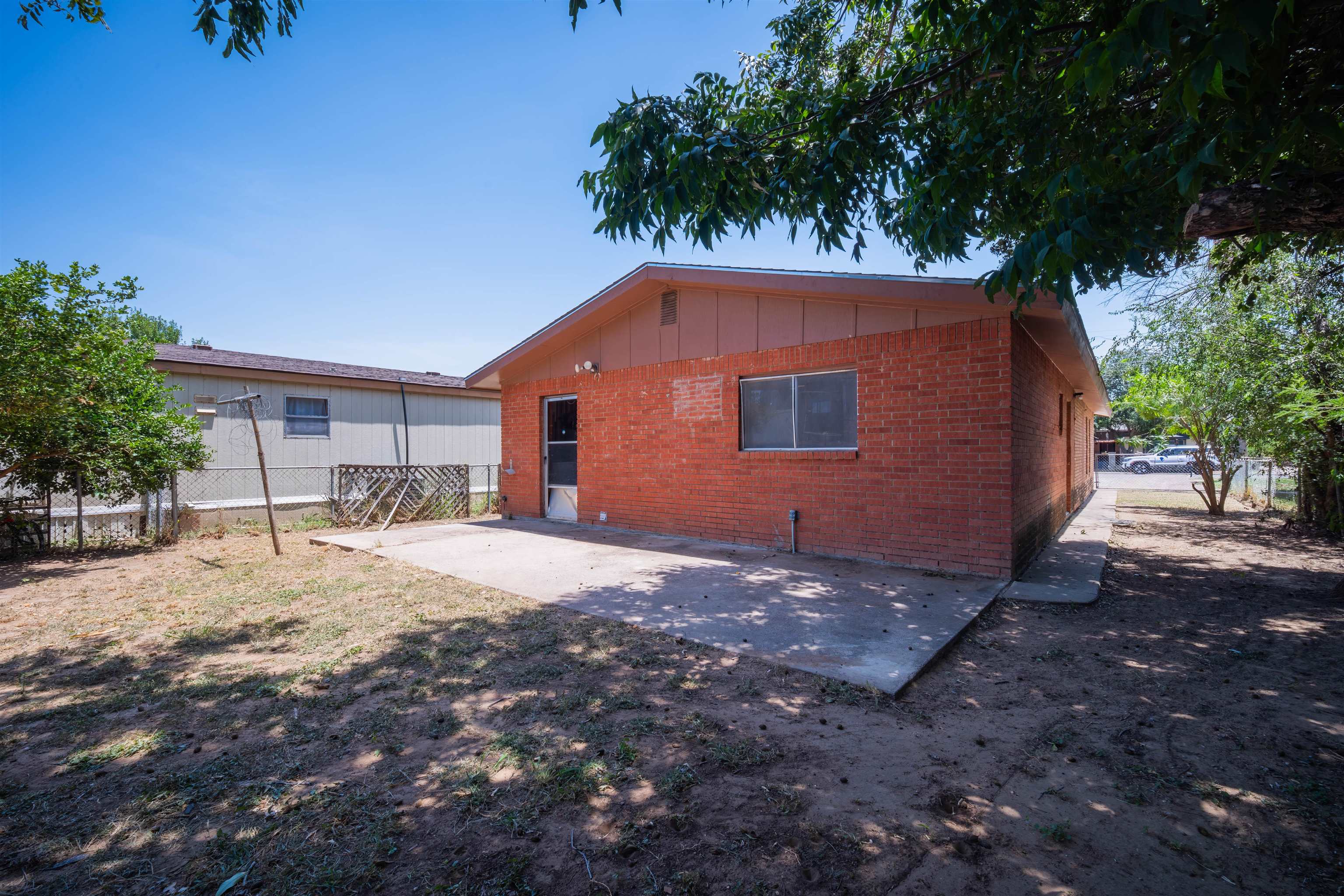 2118 E Kearney St