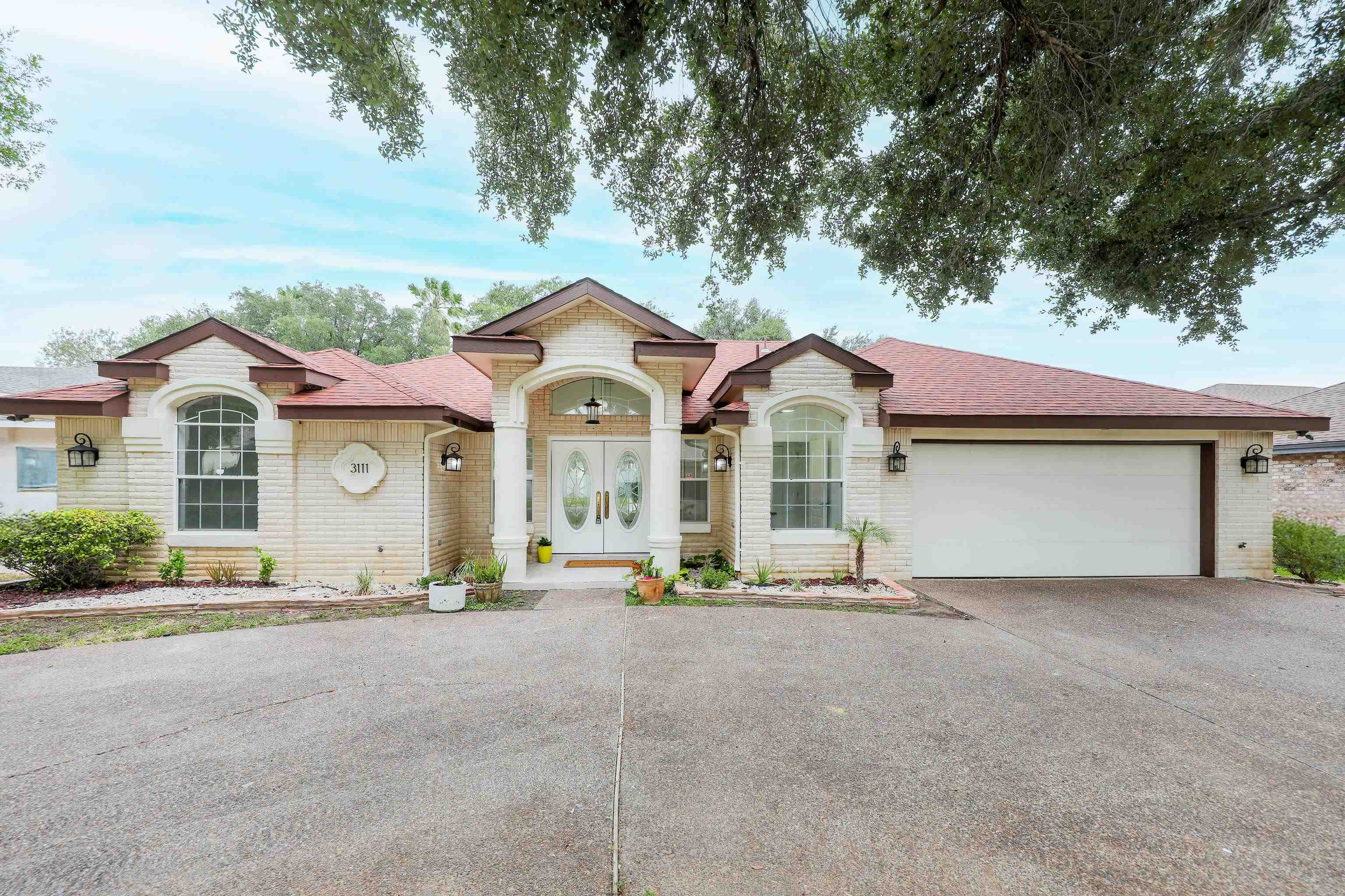 3111 Persimmon Ct