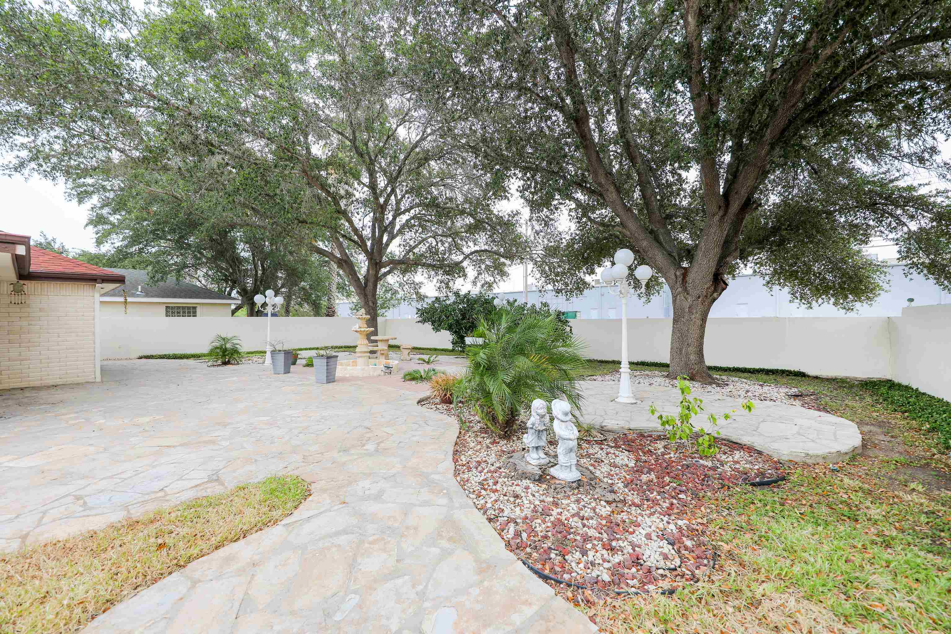 3111 Persimmon Ct