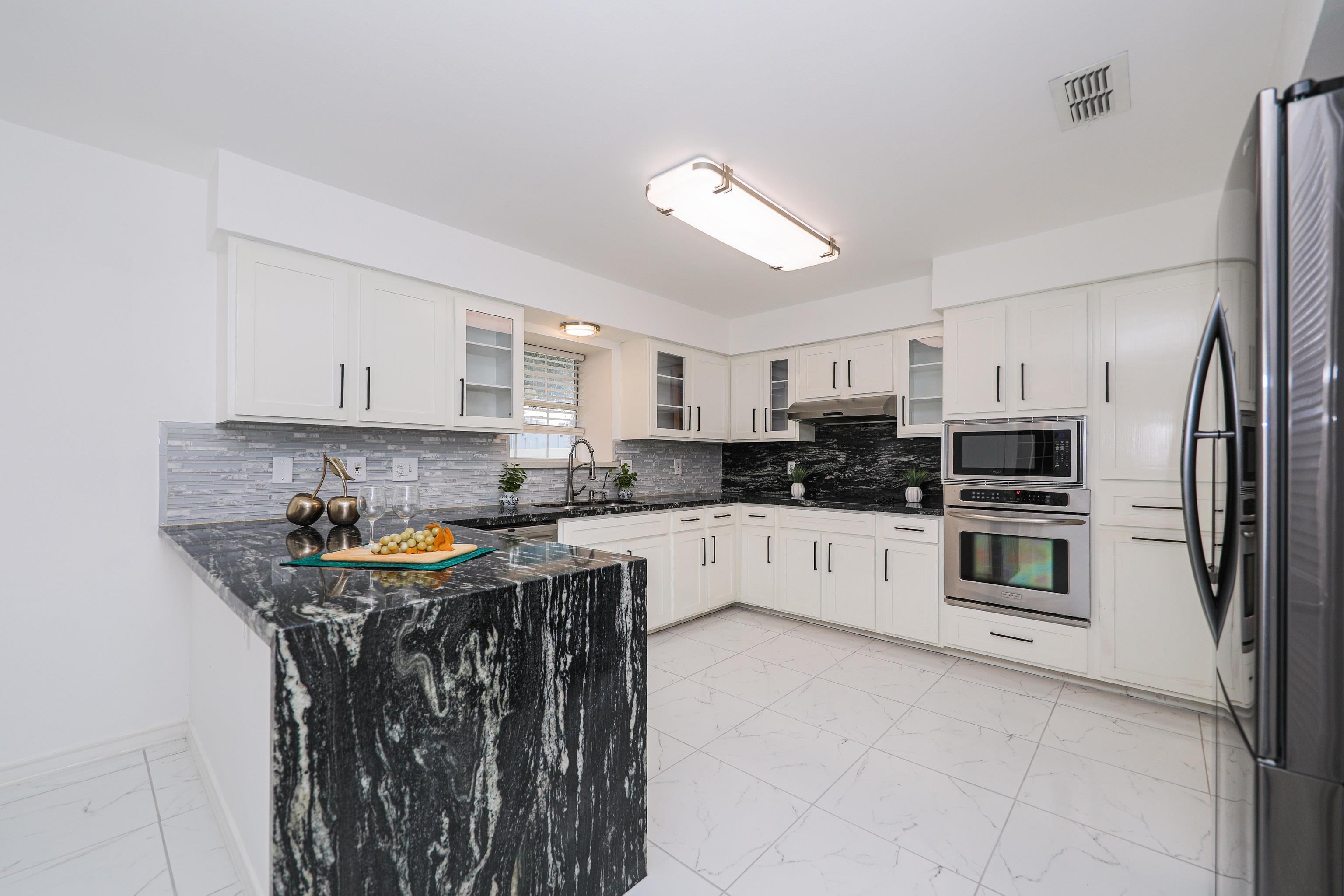 3111 Persimmon Ct