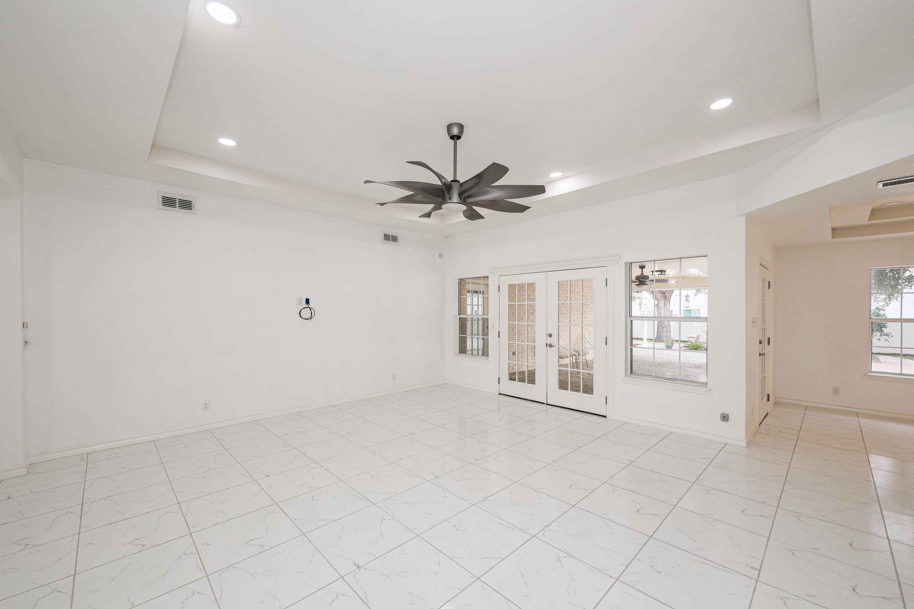 3111 Persimmon Ct