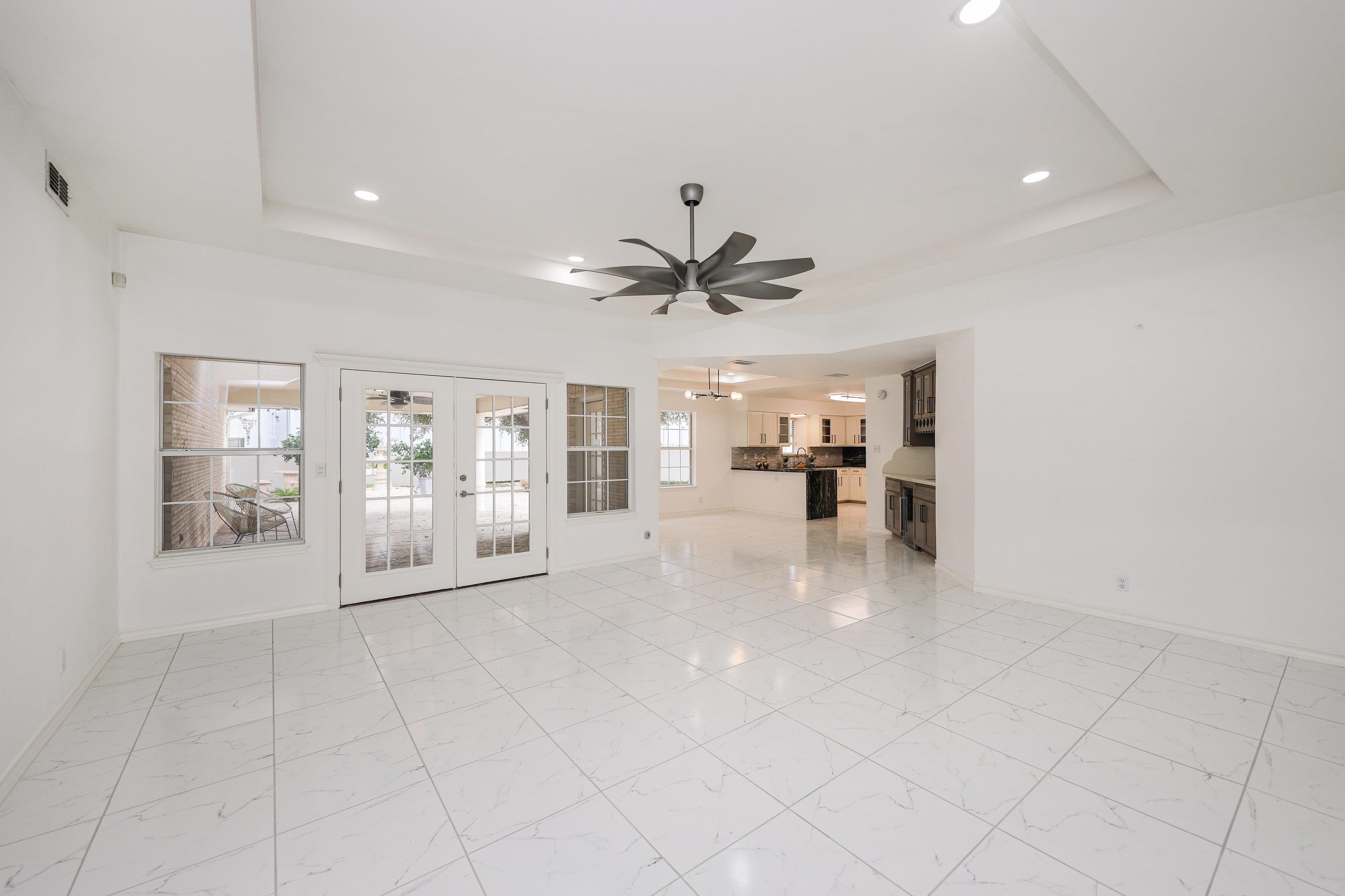 3111 Persimmon Ct