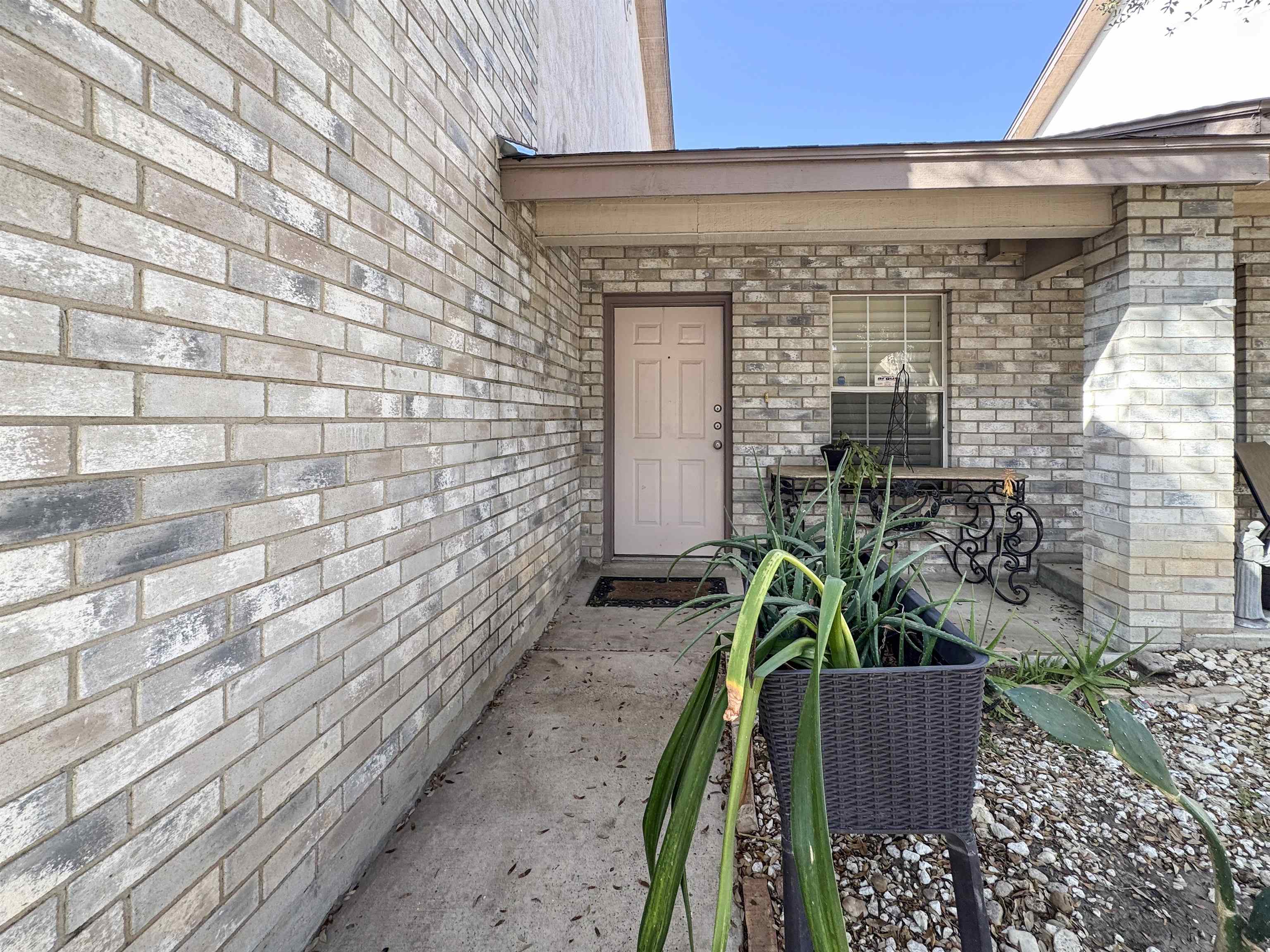 8801 McPherson Rd Unit: 2E