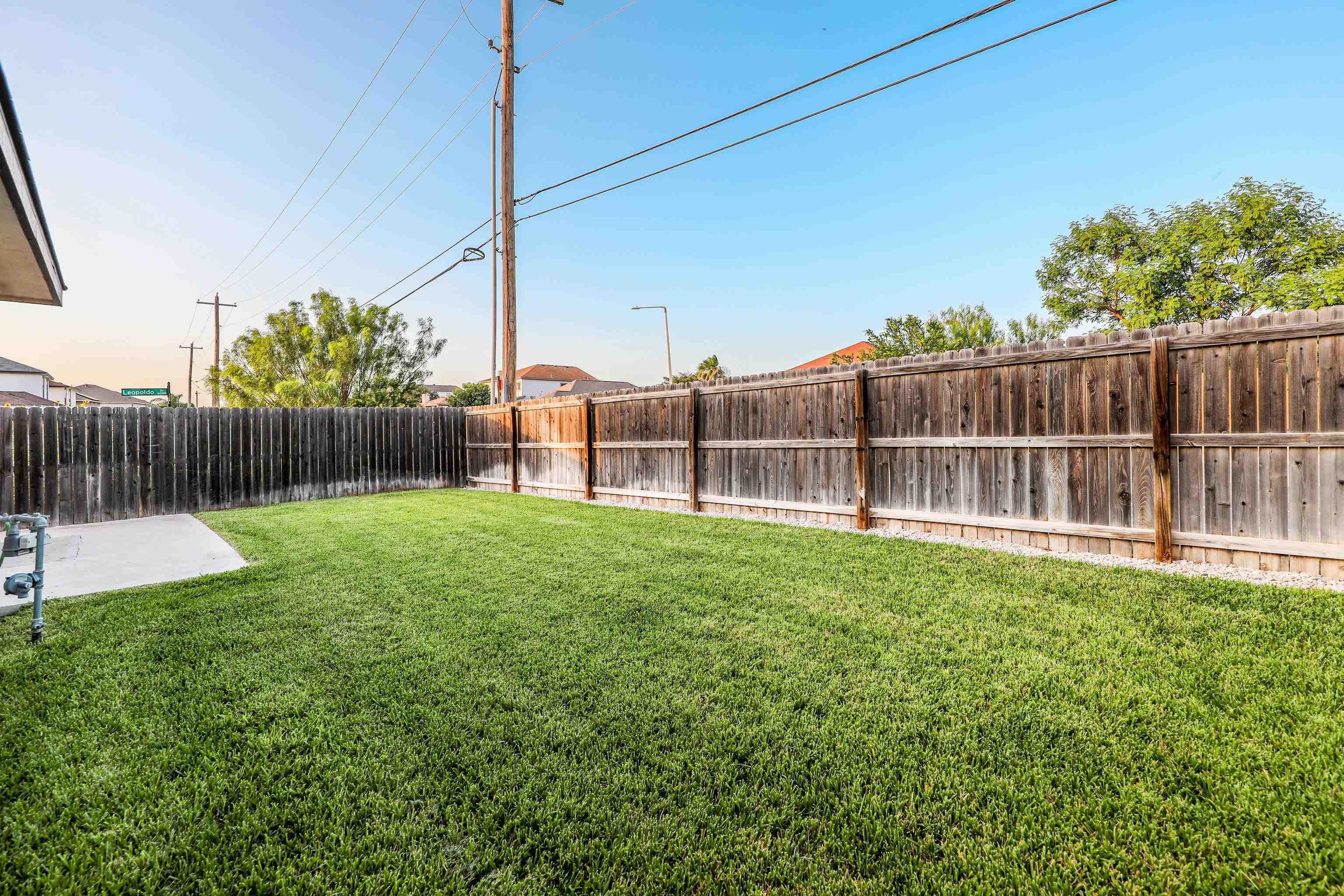704 Mercado Ln