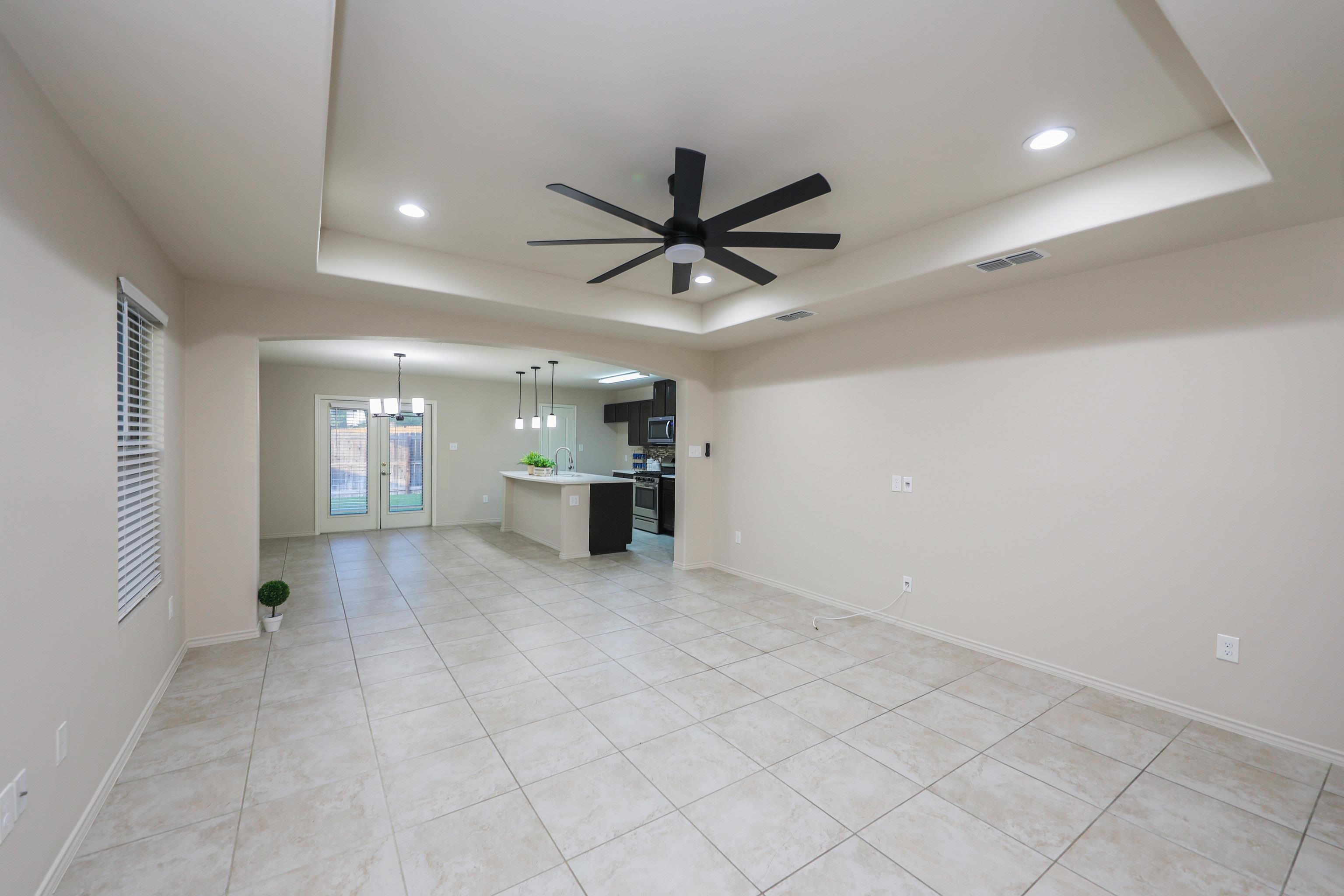704 Mercado Ln