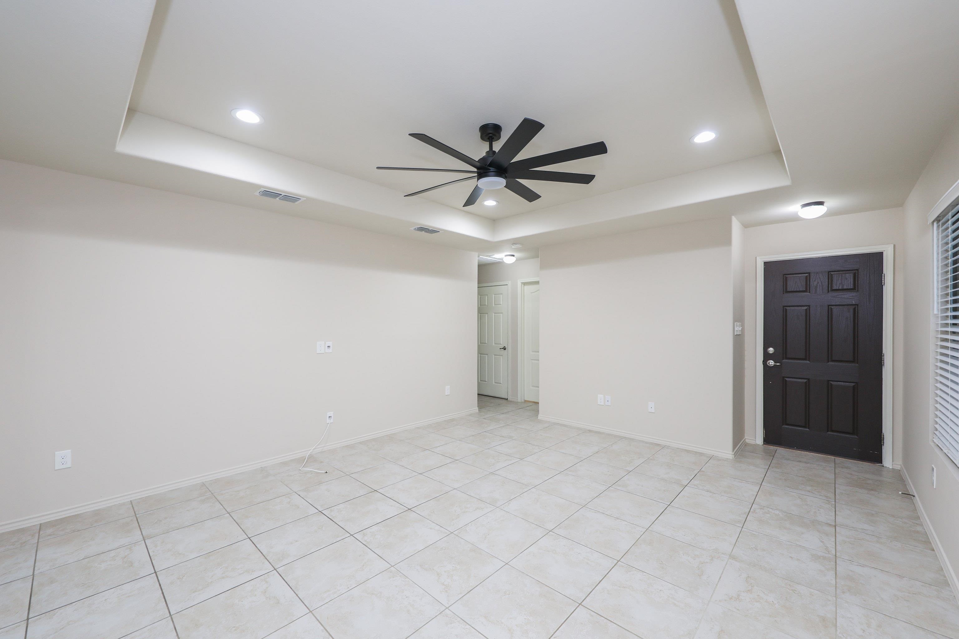 704 Mercado Ln