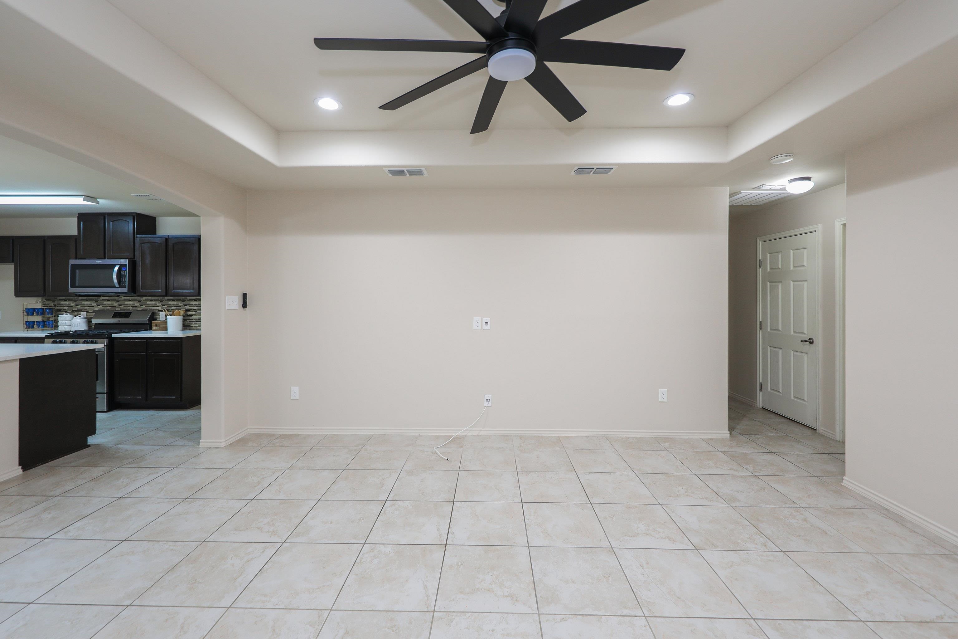 704 Mercado Ln