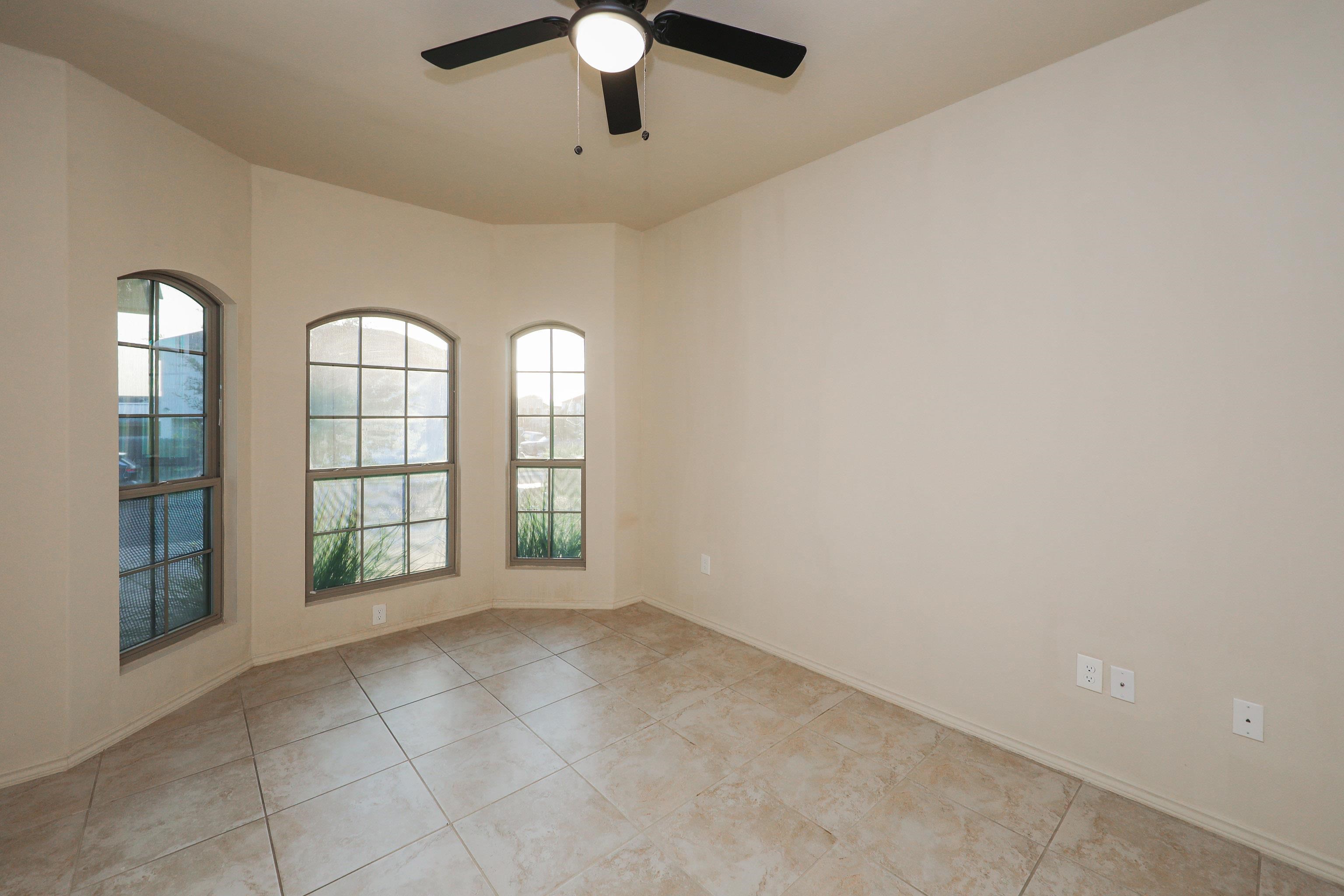 704 Mercado Ln