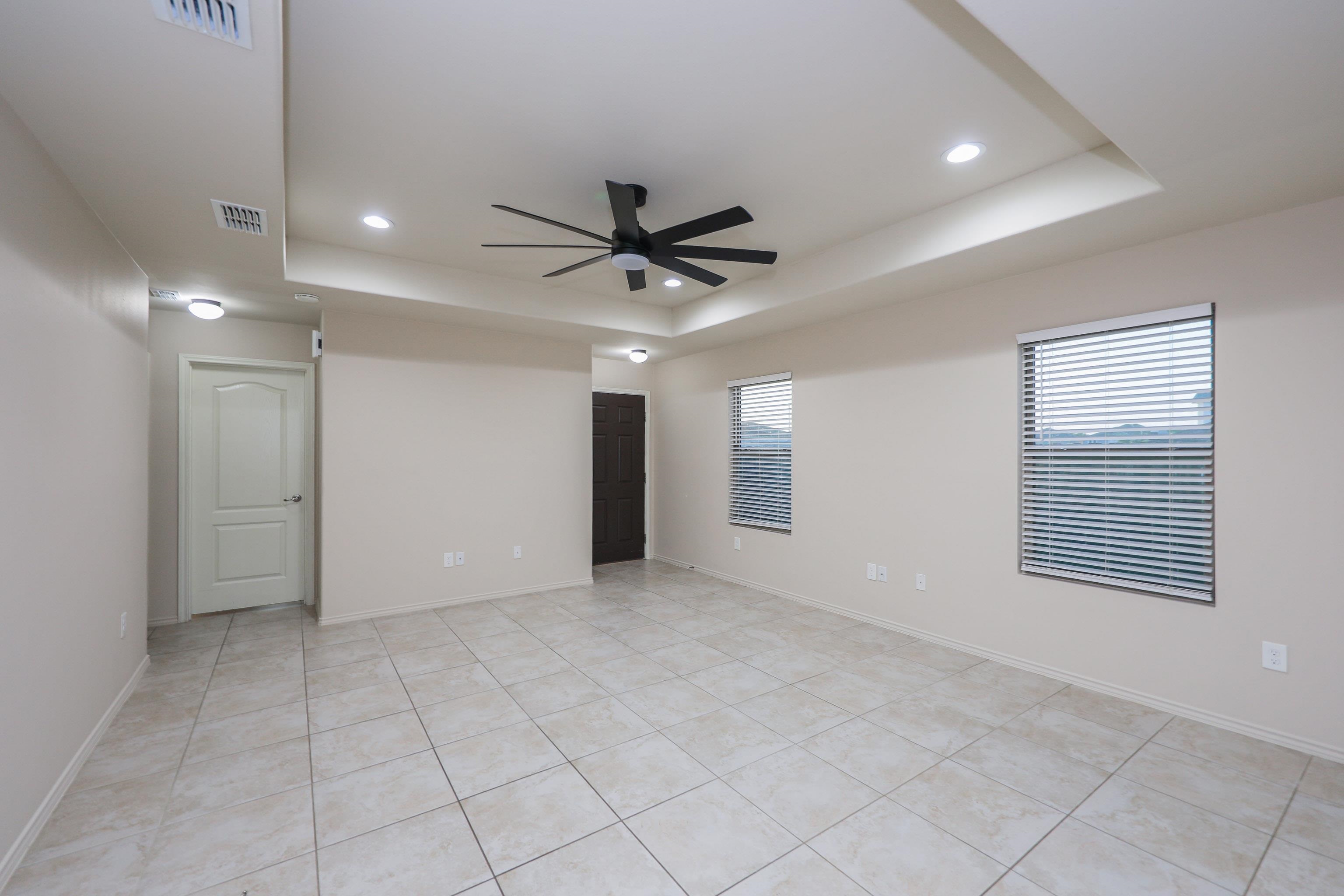 704 Mercado Ln