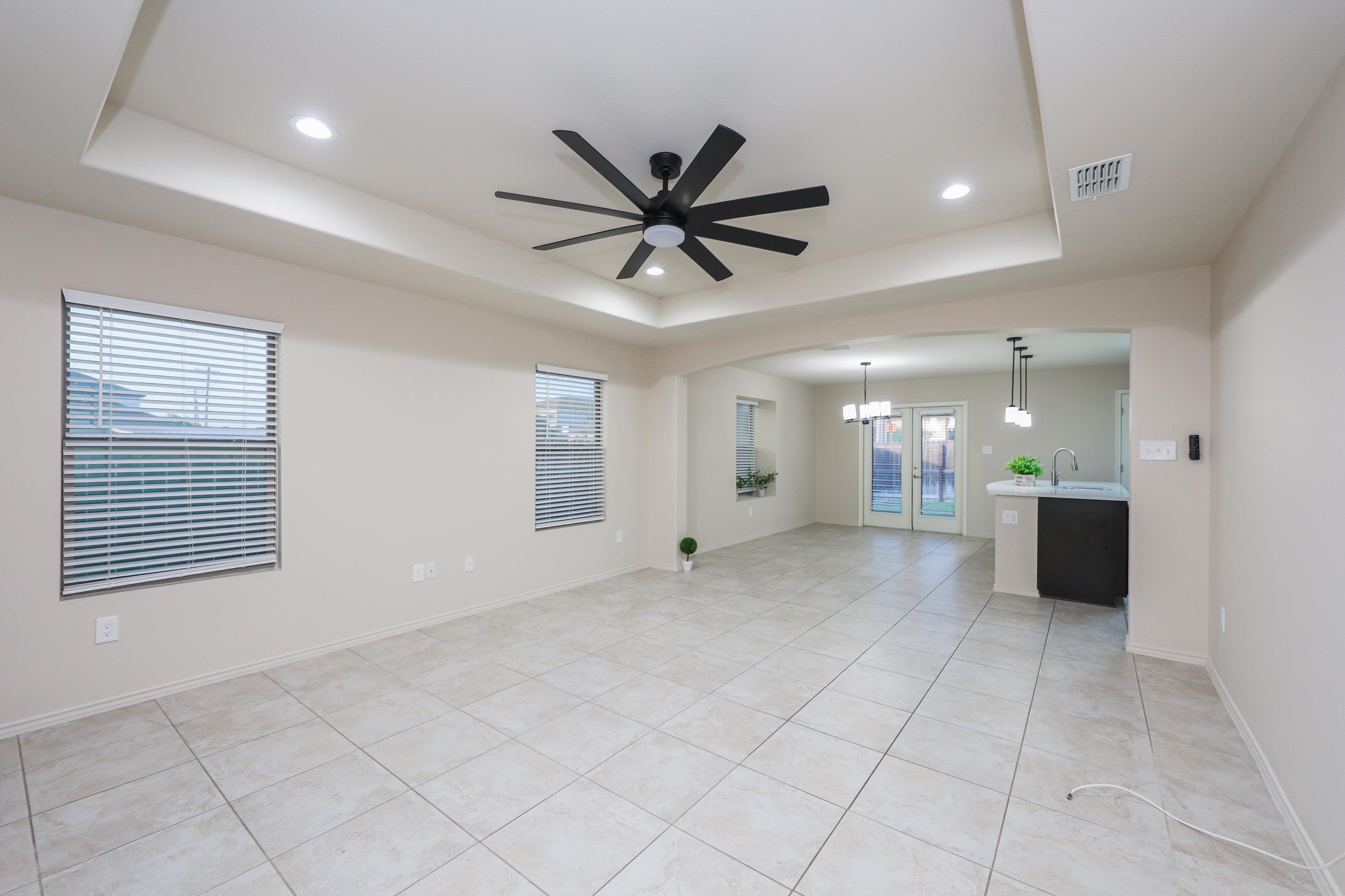 704 Mercado Ln