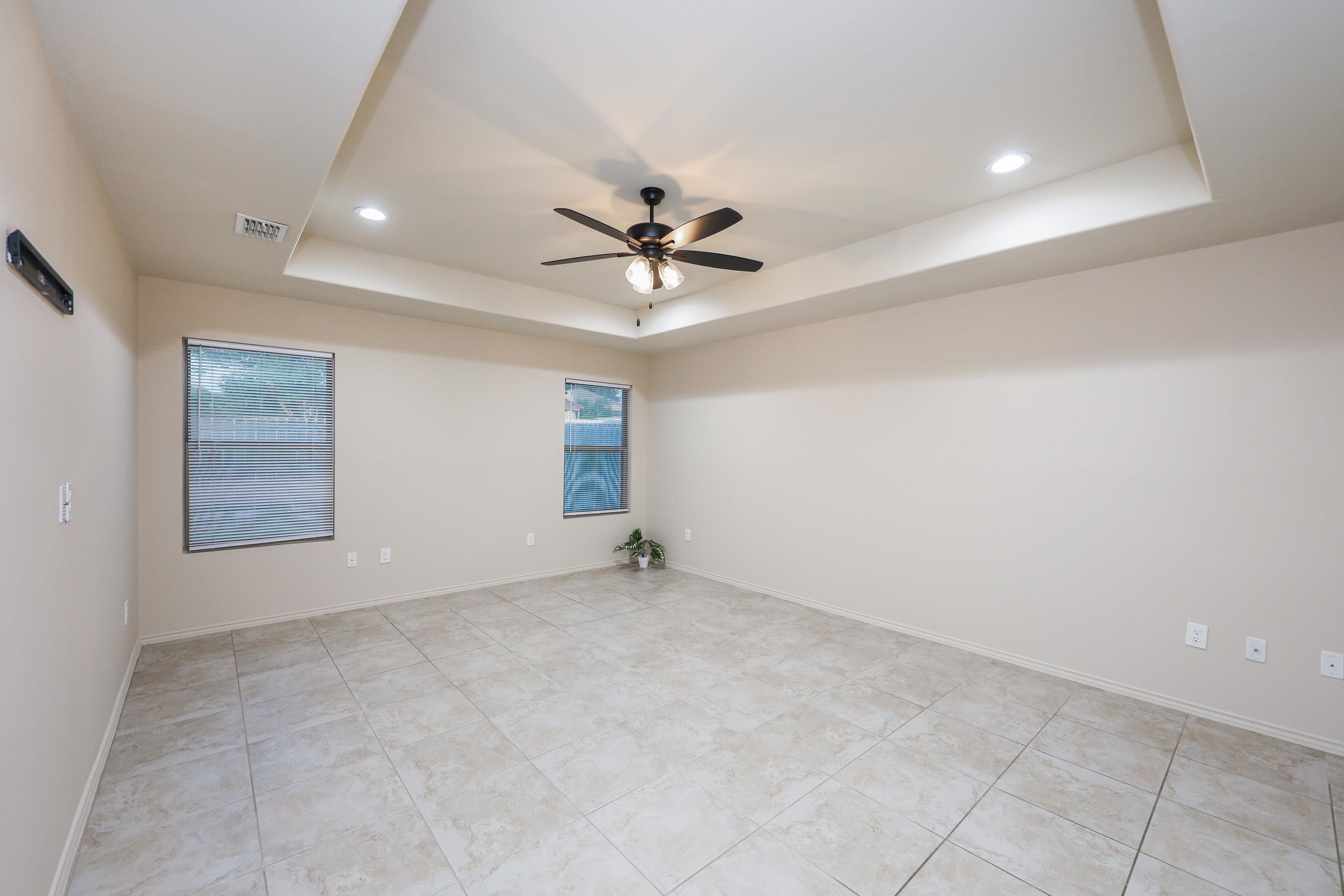 704 Mercado Ln