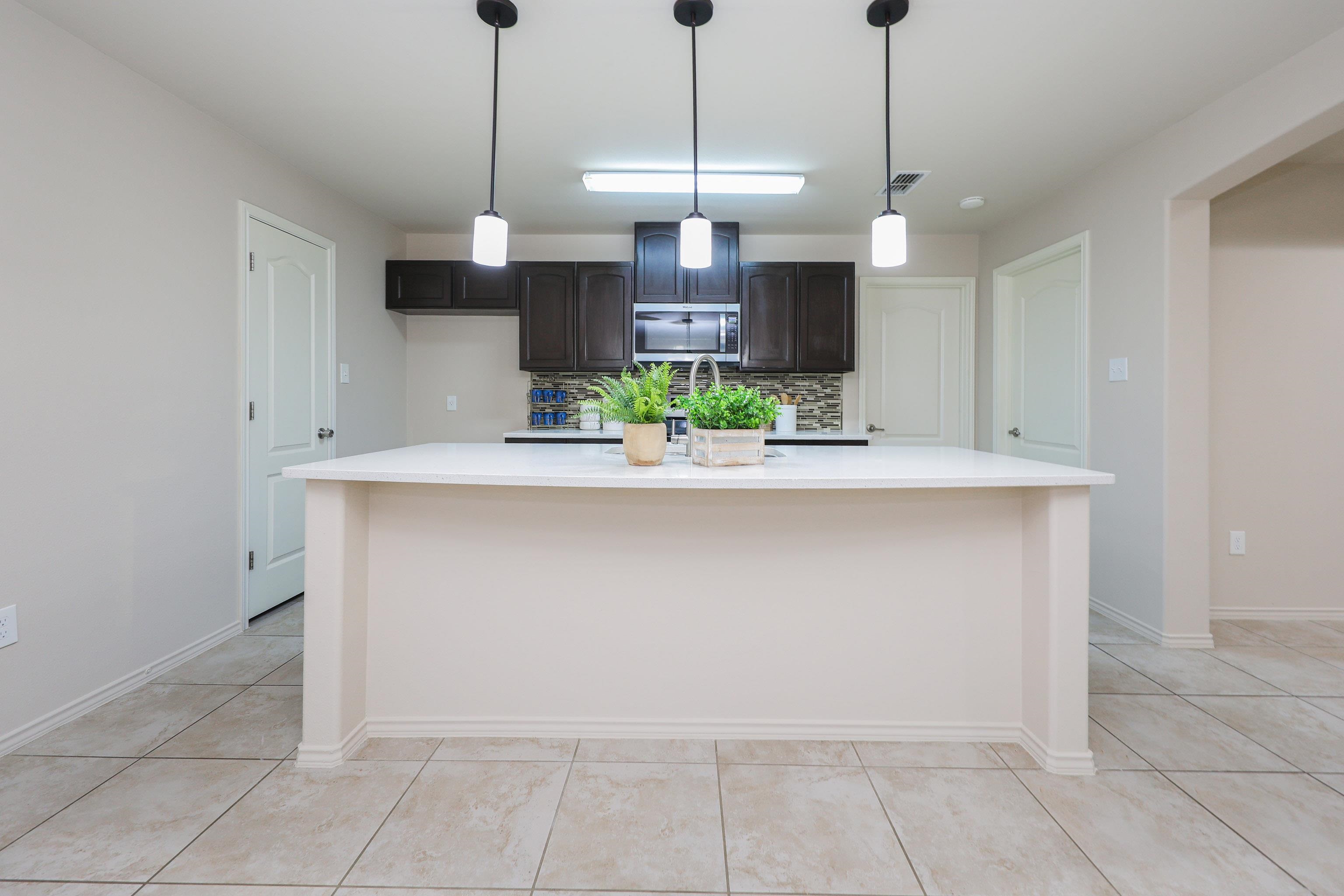 704 Mercado Ln