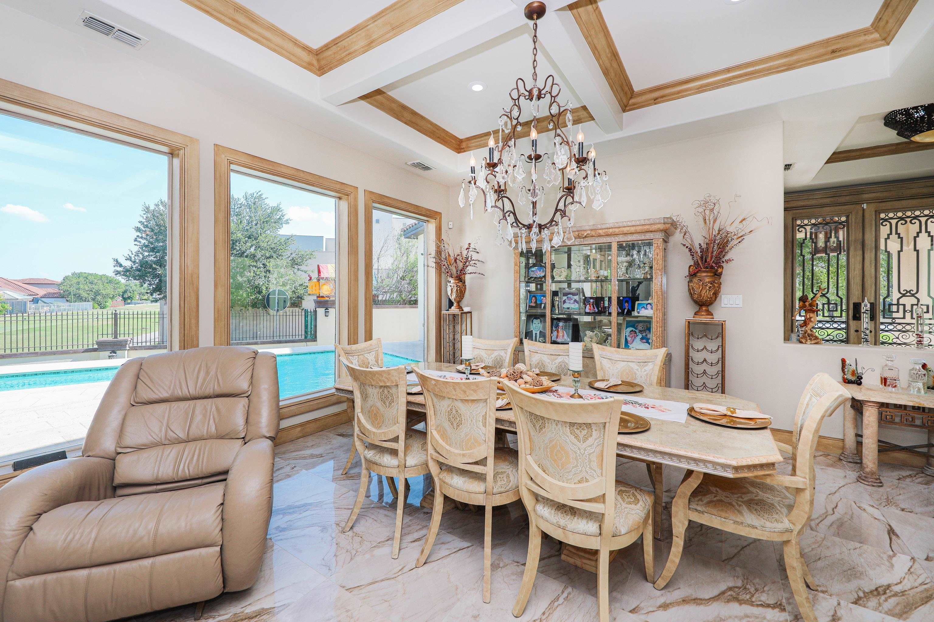 8413 Deer Ridge