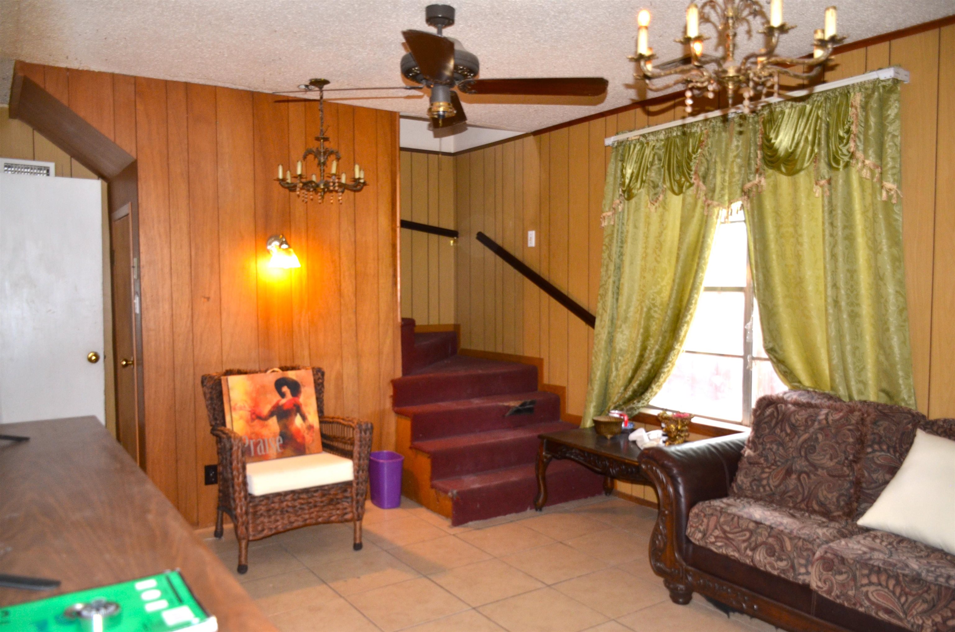 1310 N Tapeyste Ave
