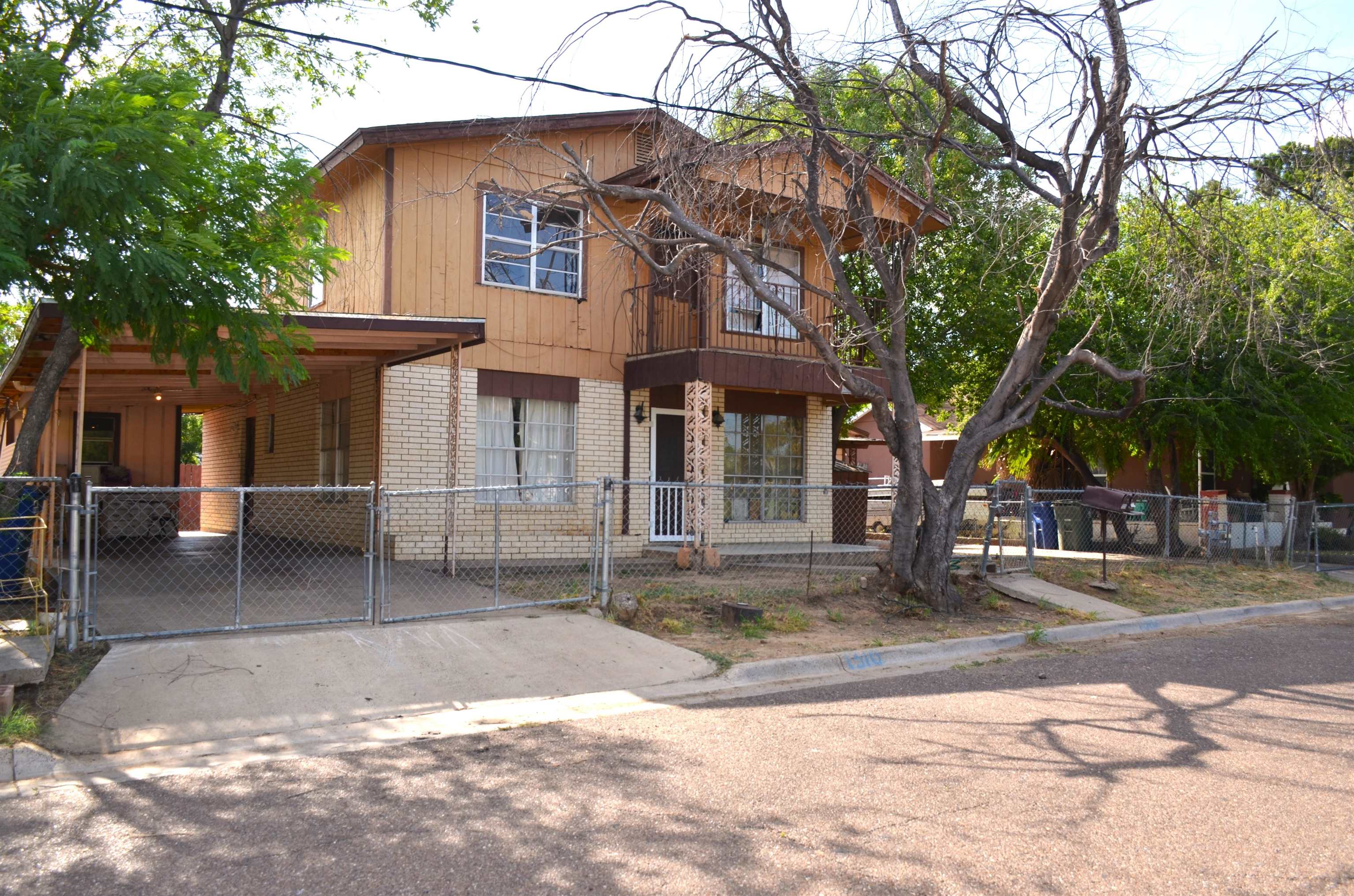 1310 N Tapeyste Ave