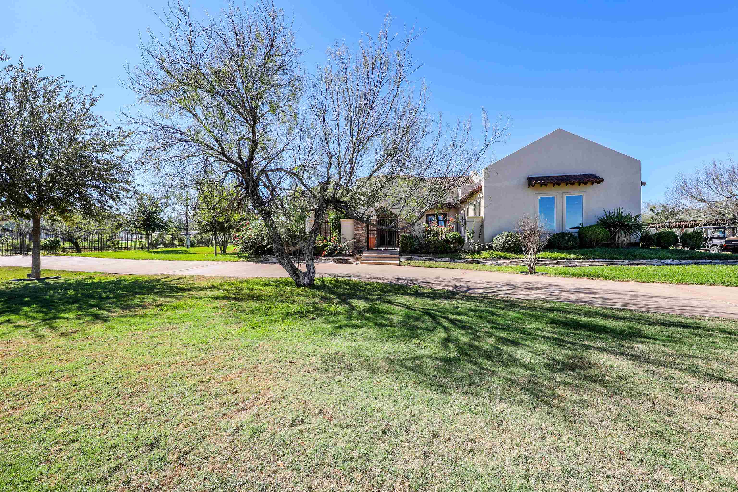 570 Well Ln