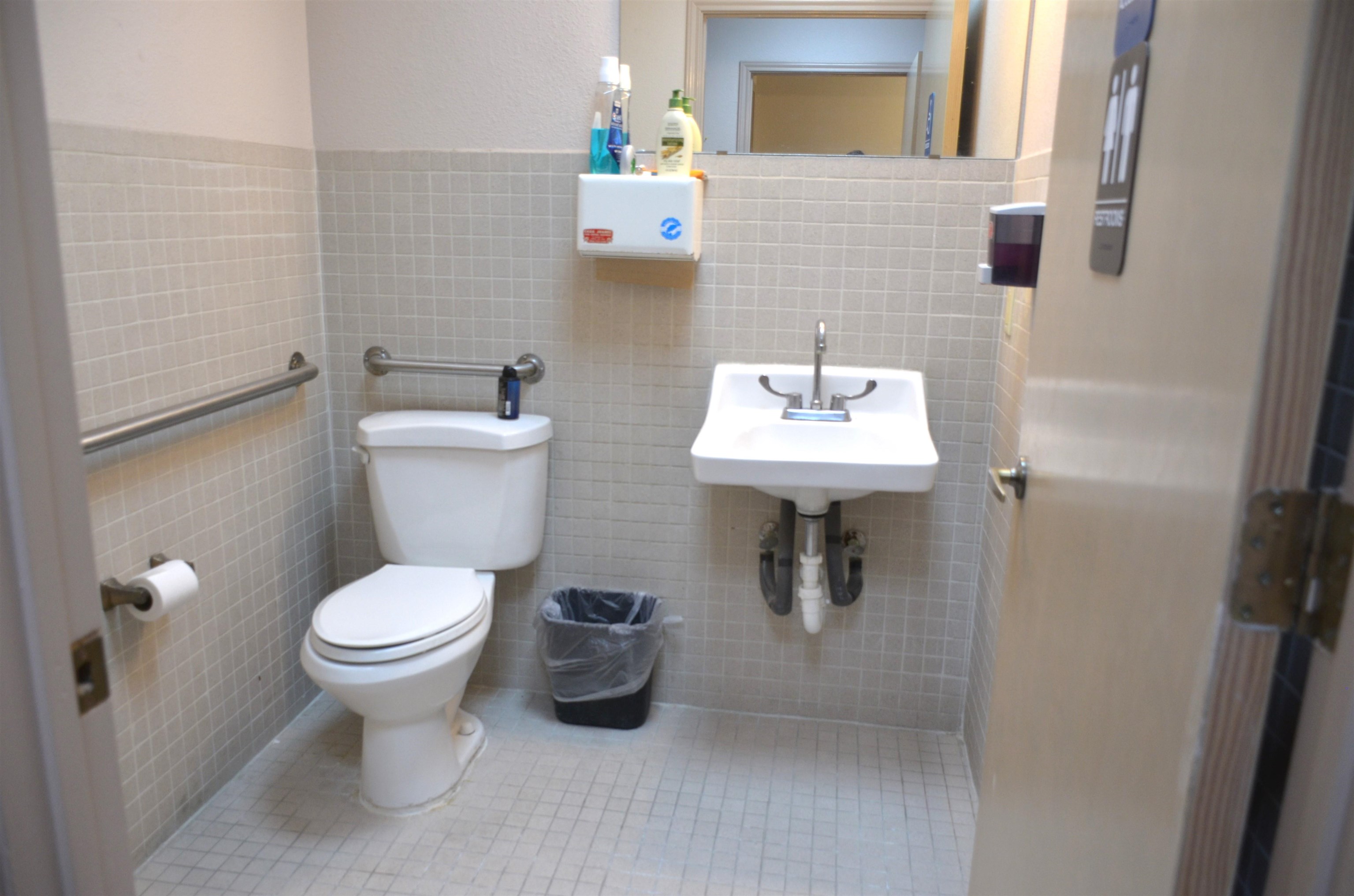 220 W Hillside Rd Unit: 3