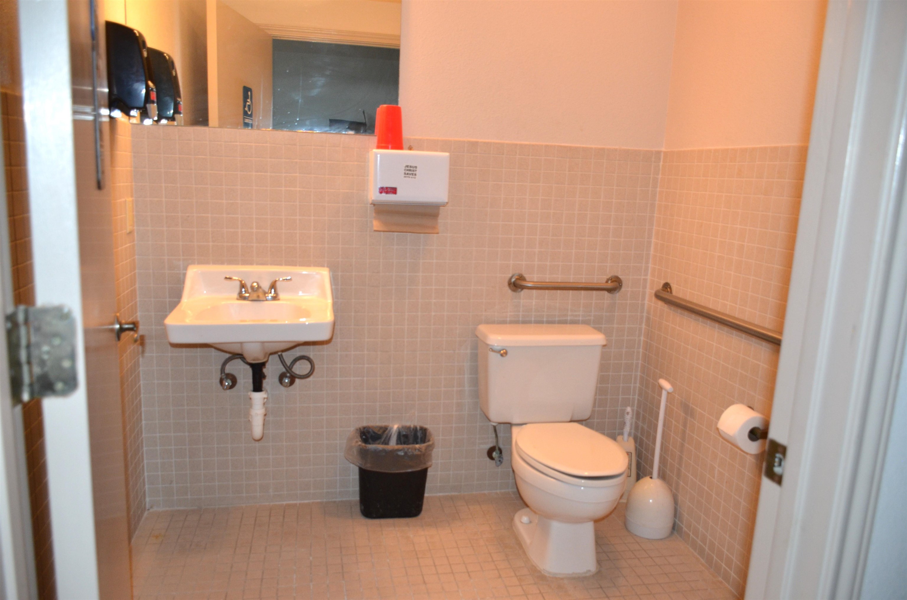 220 W Hillside Rd Unit: 3