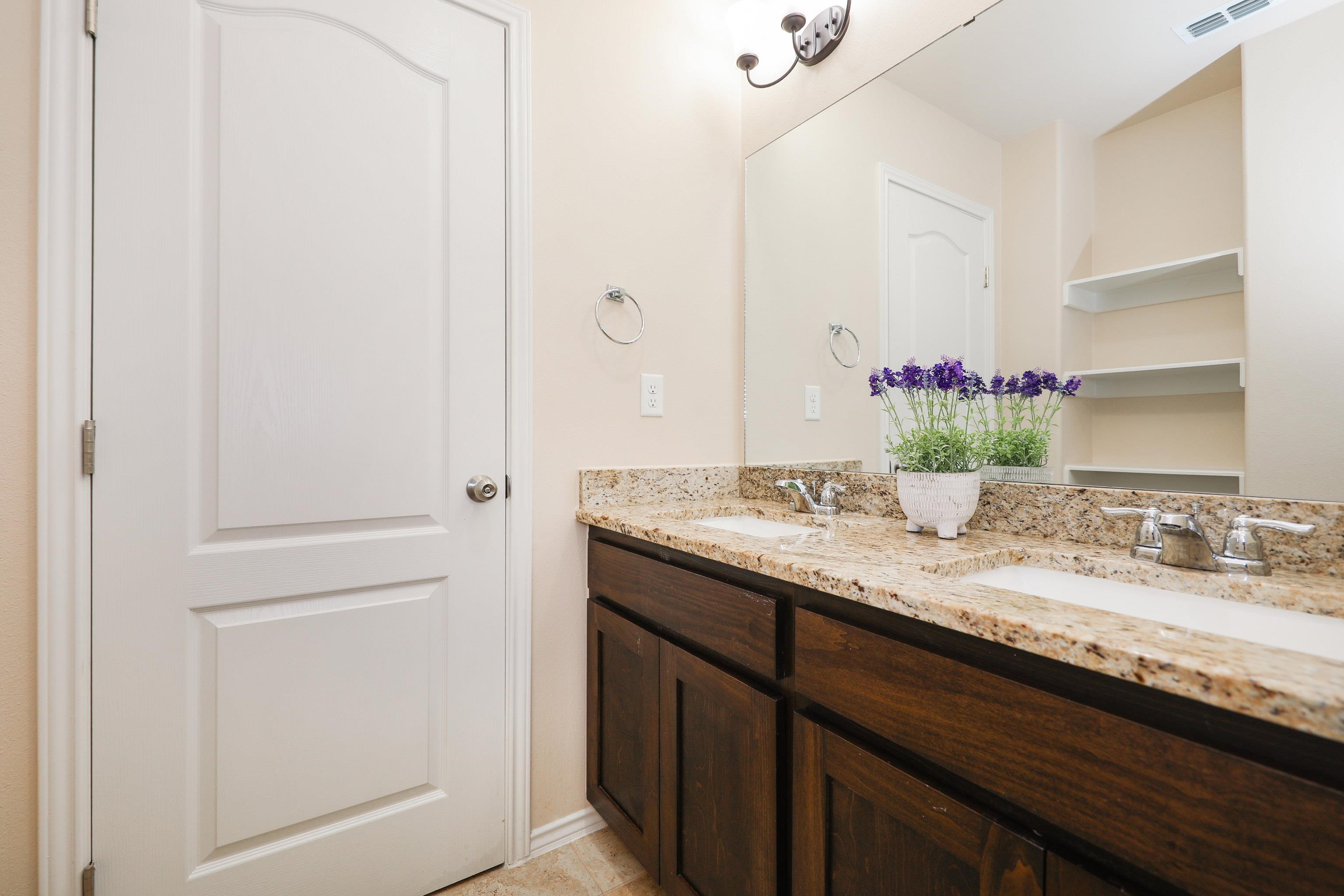 5609 Montevista Dr. Unit: 5609