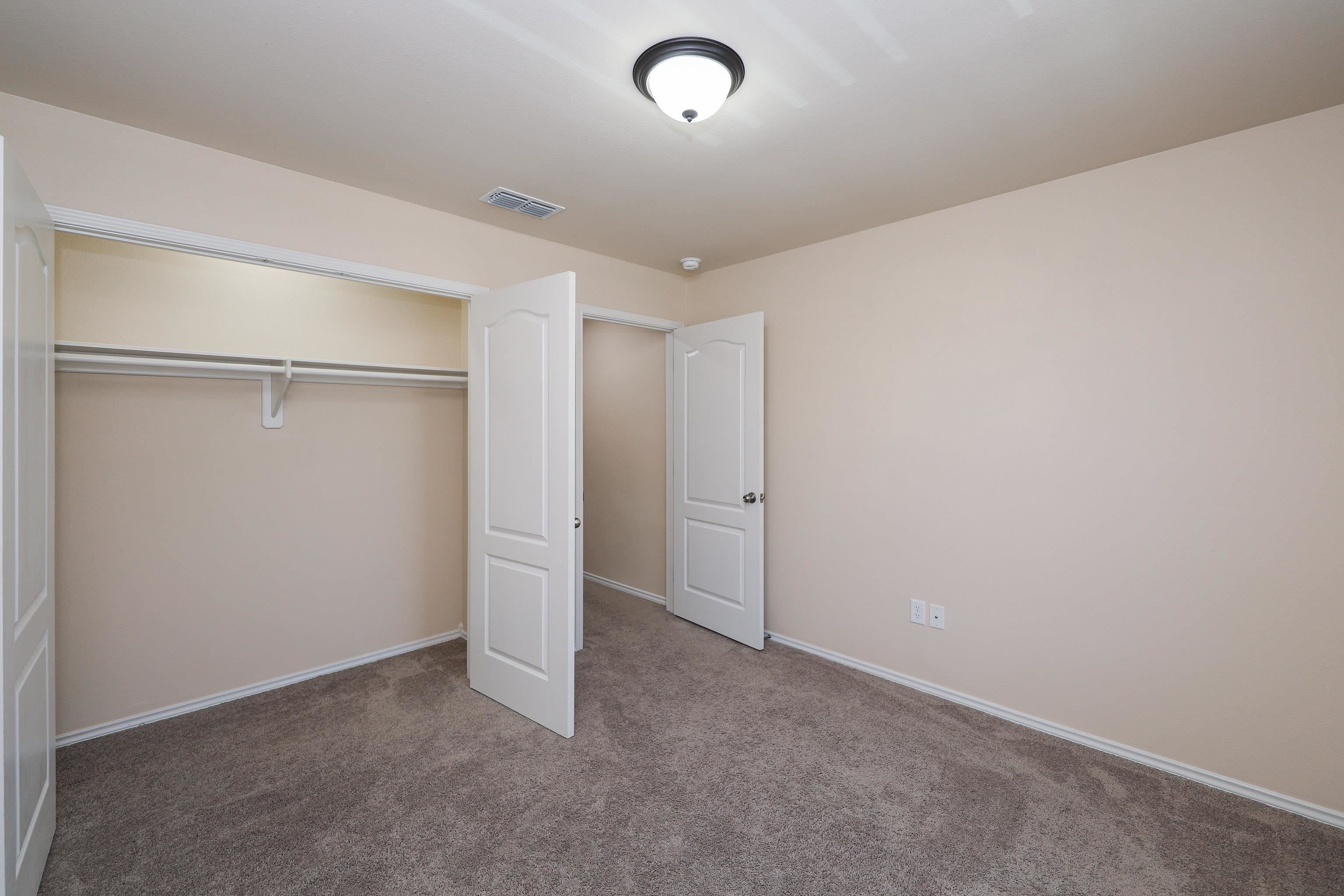 5609 Montevista Dr. Unit: 5609