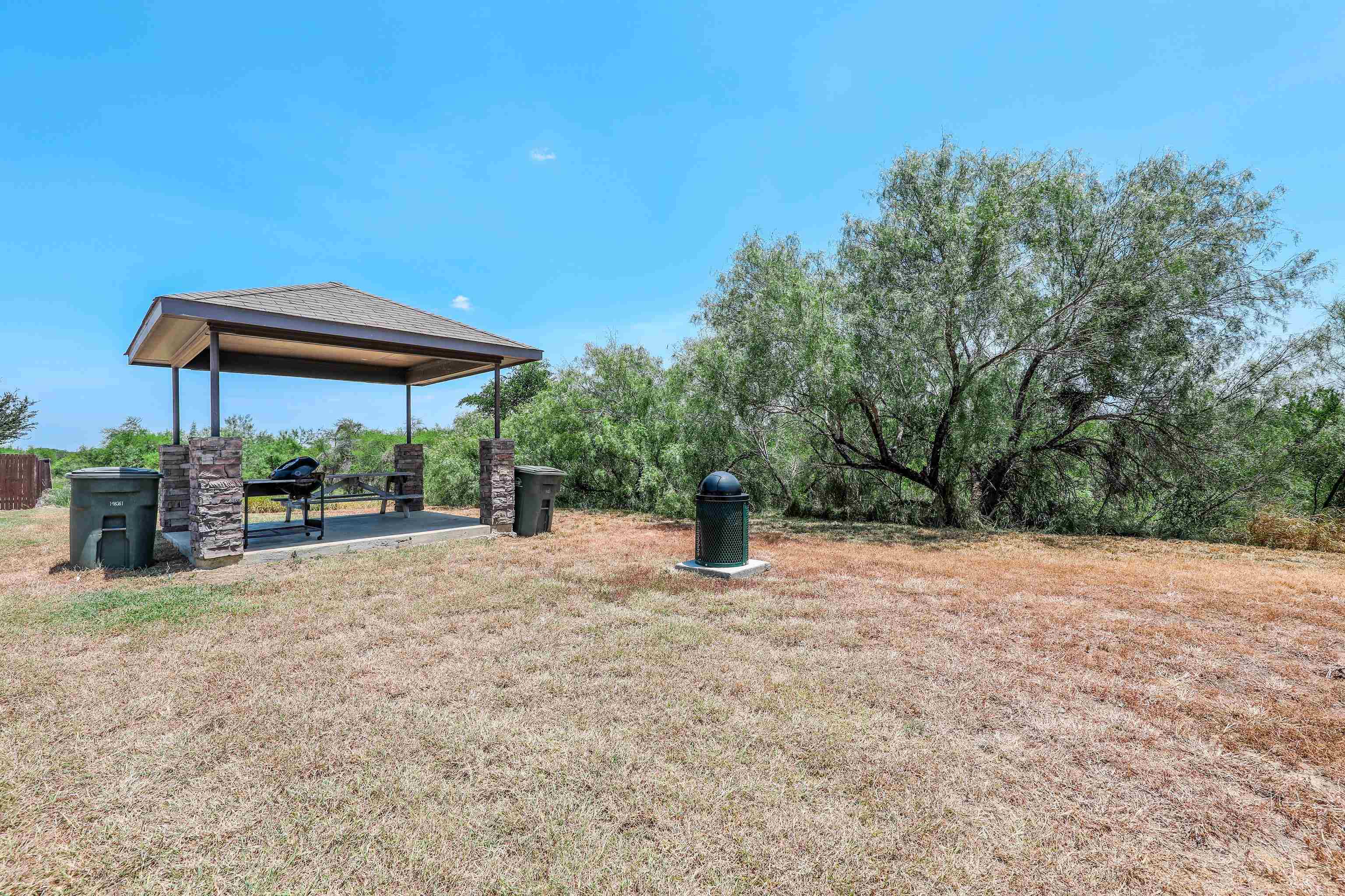 5609 Montevista Dr. Unit: 5609