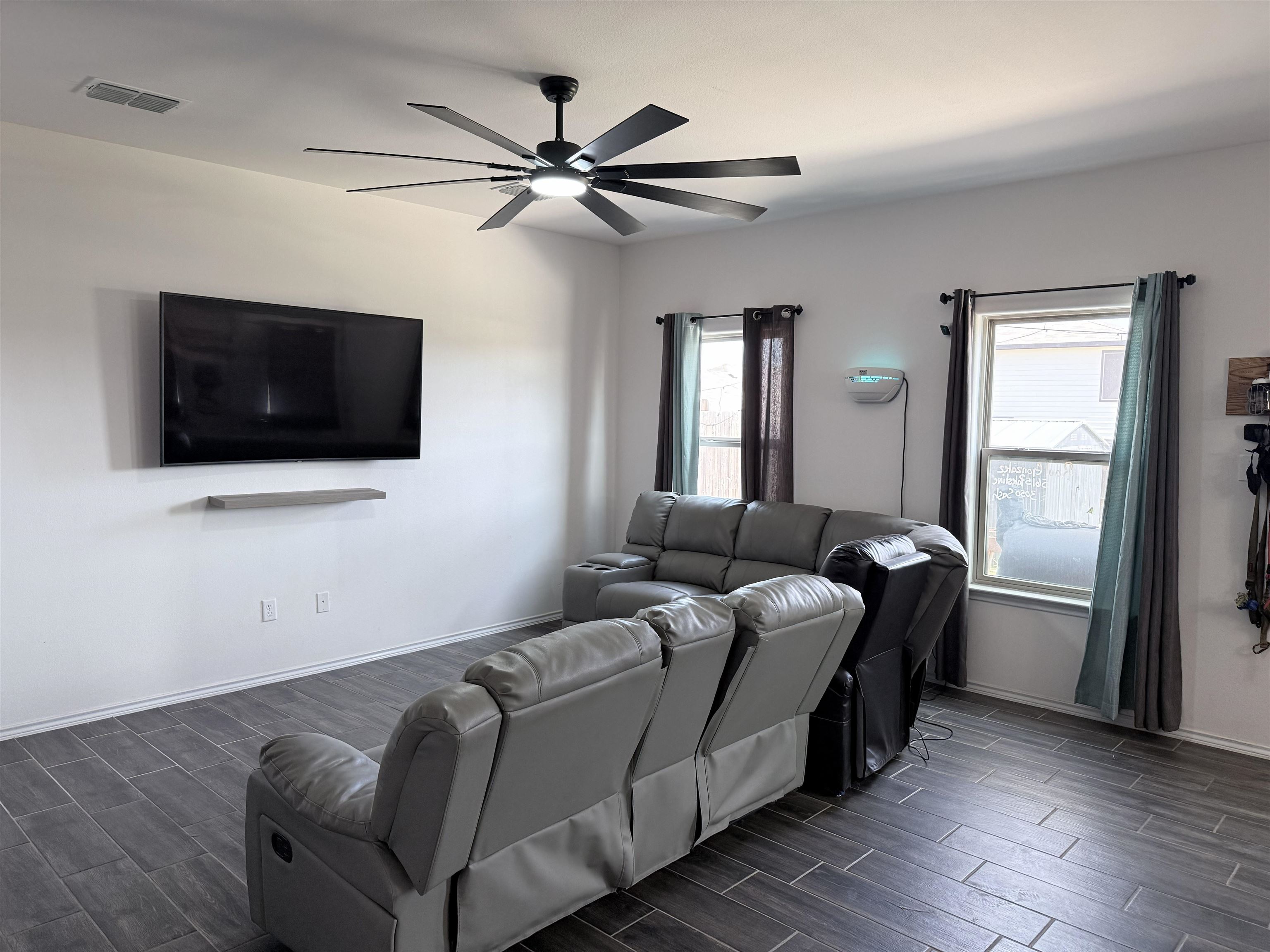 5615 Palestine Dr