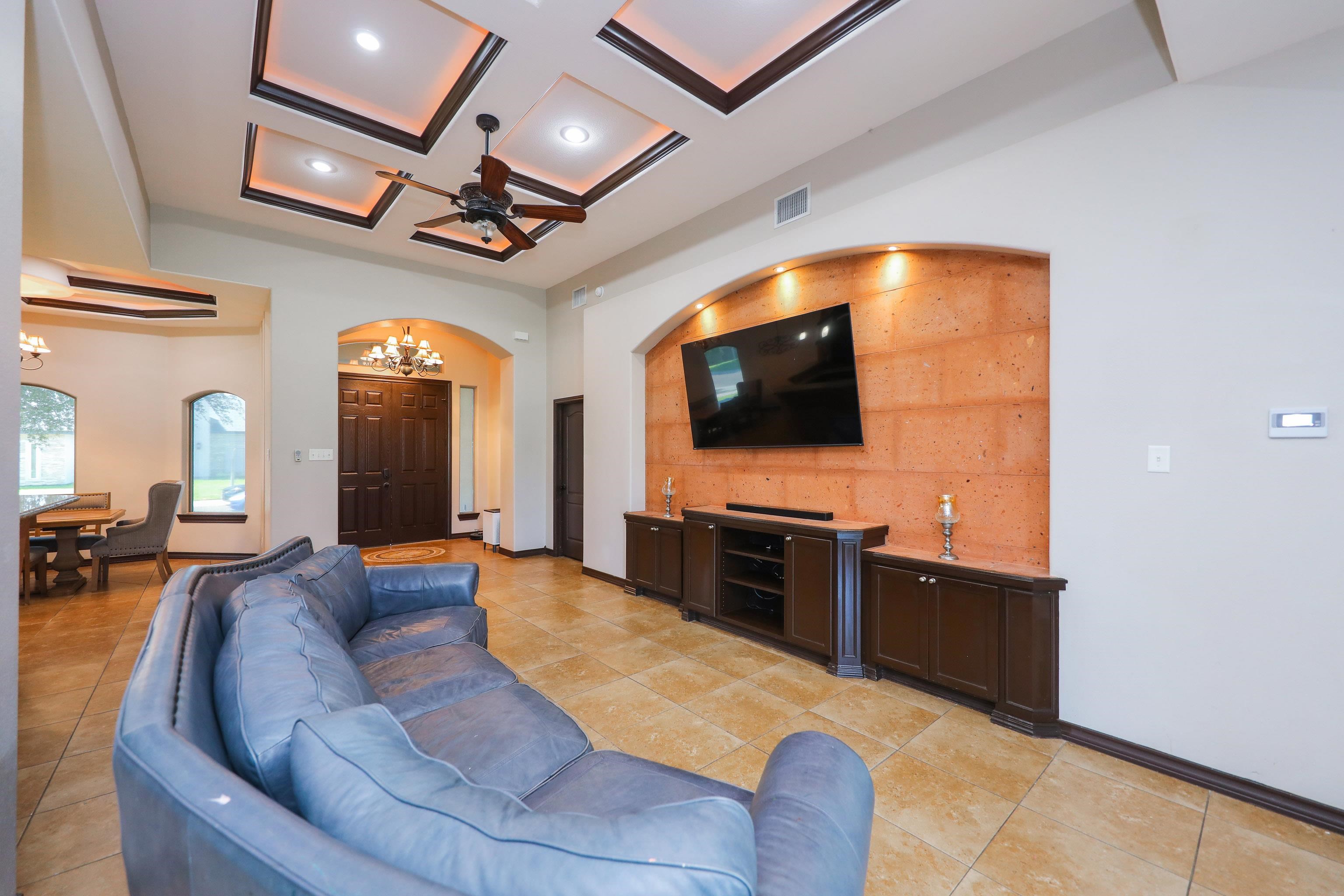 102 Rhine Falls Ct